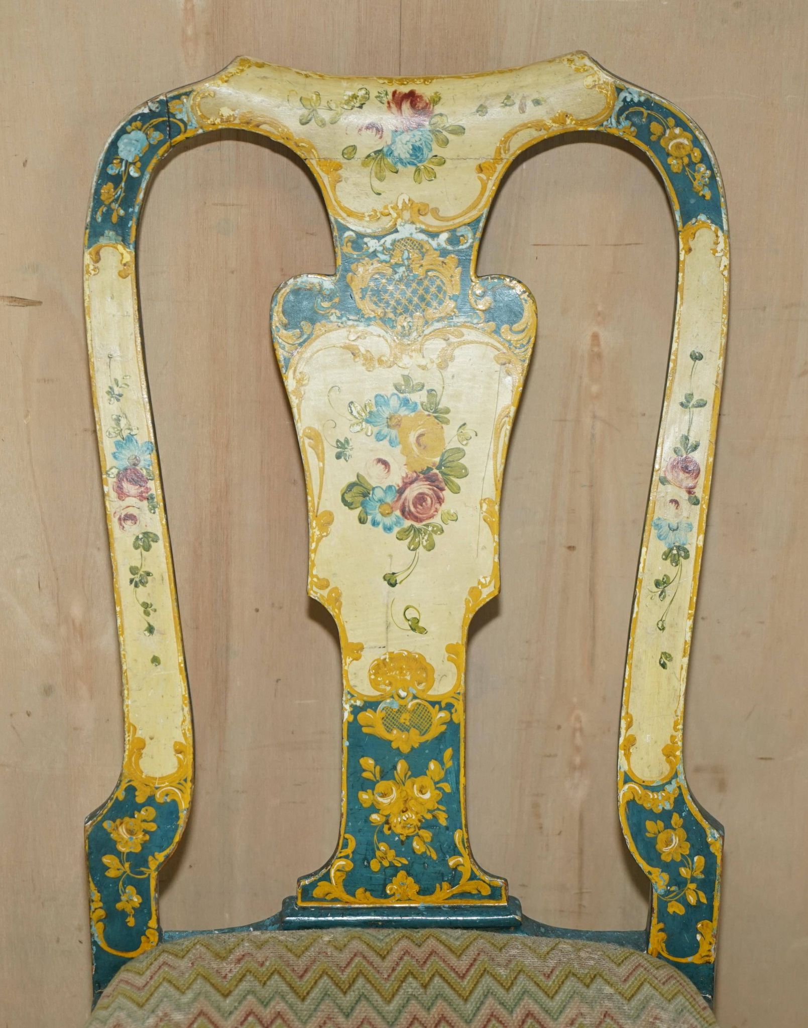 Paire de chaises Regency antiques et table assortie