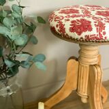 Ancien tabouret à vis retapissé
