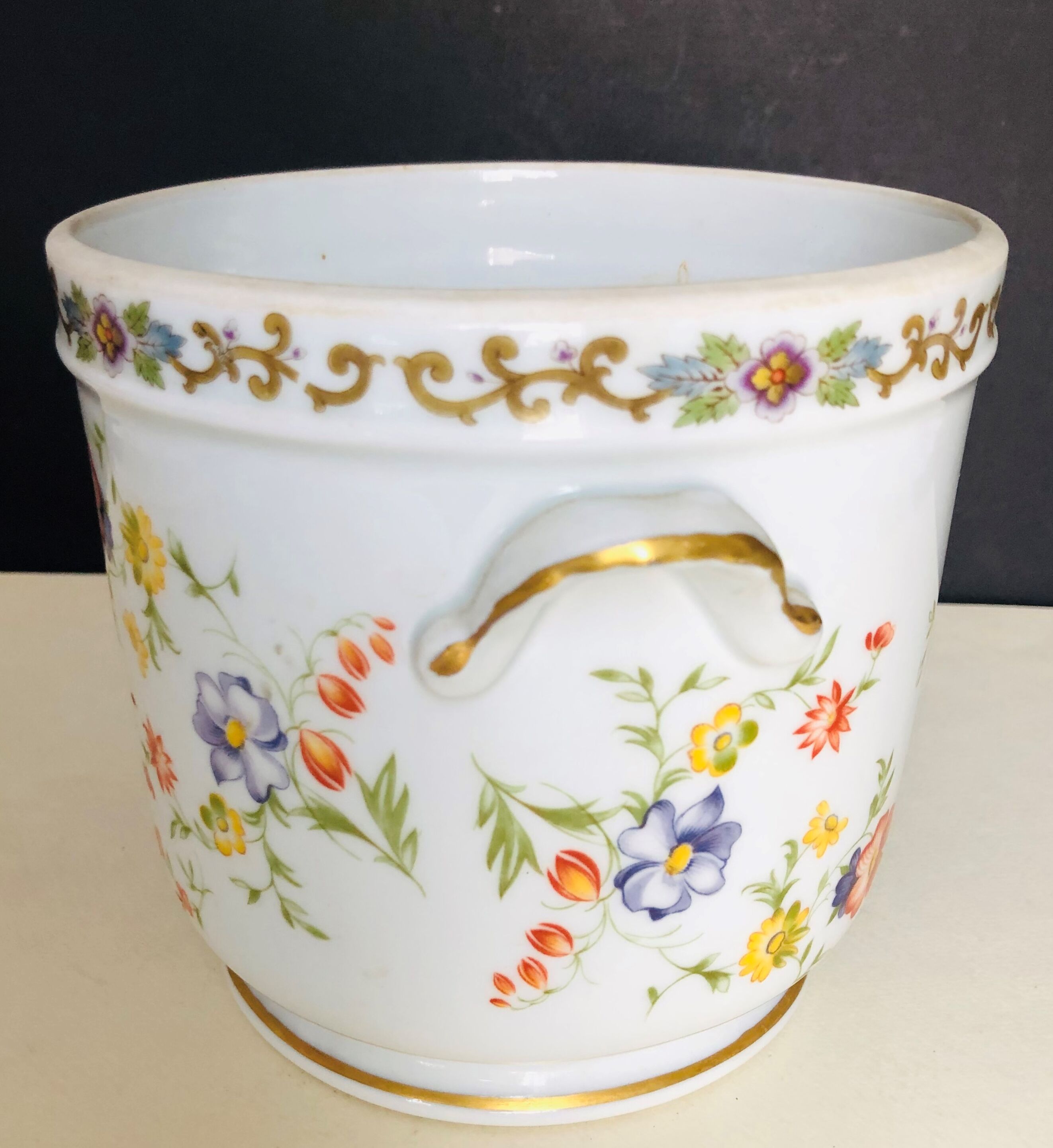 Porcelain pot cover