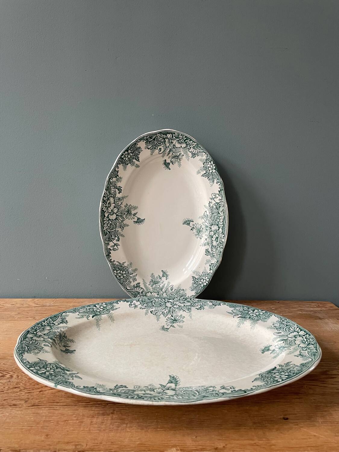 Série de plats ovales Terre de Fer 1900
