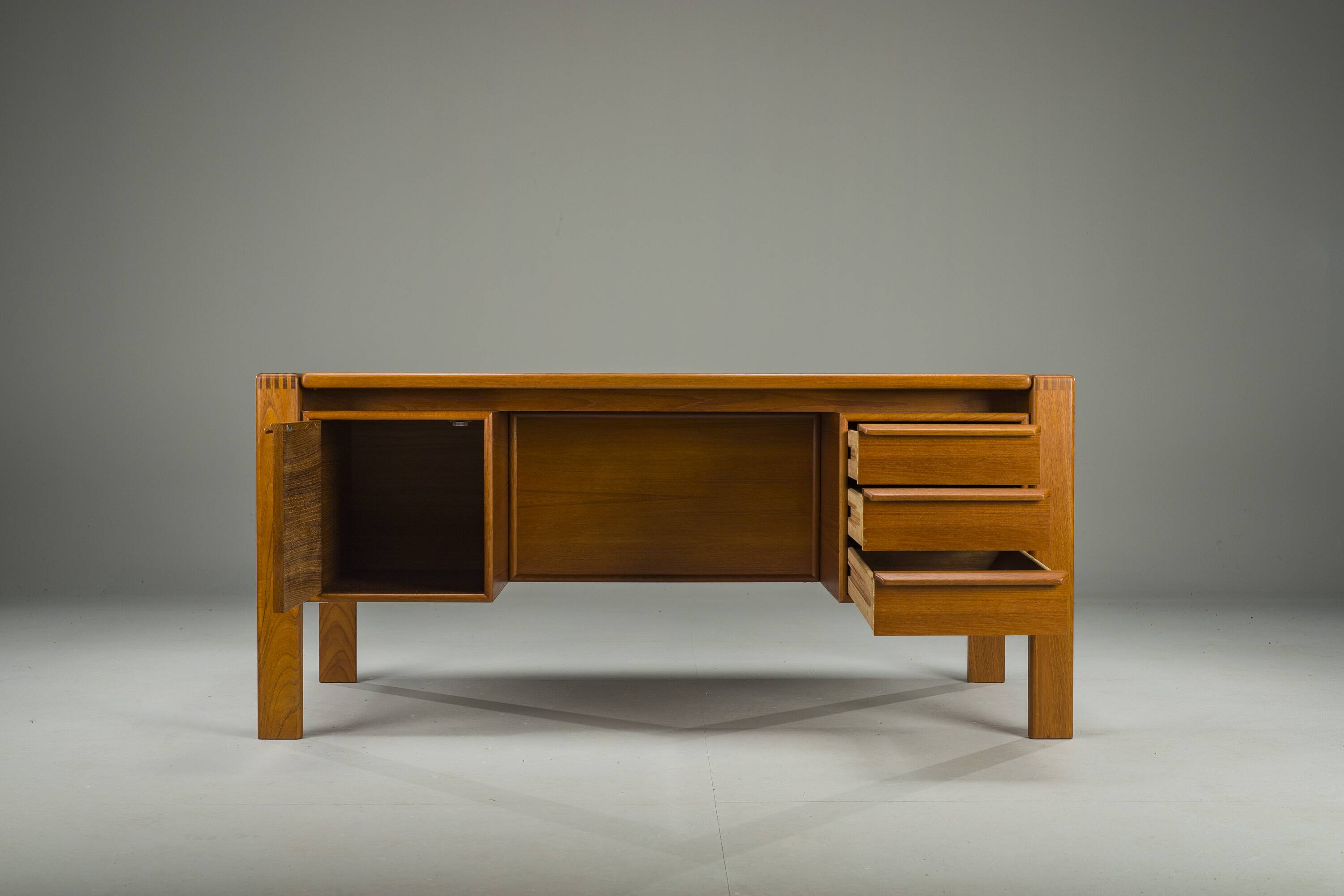 Mid-Century Teak Freestanding Desk from Gv Møbler, 1960s