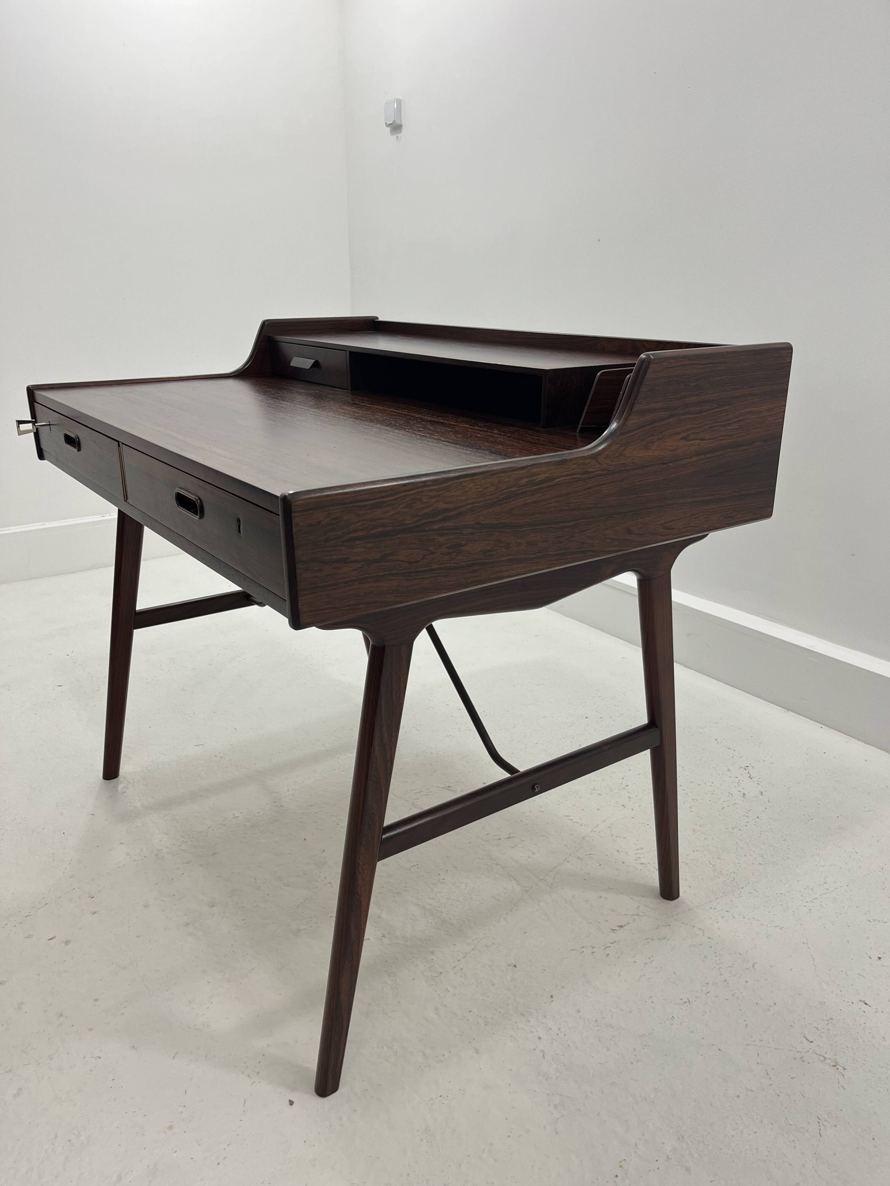 Bureau danois modèle 56 en palissandre par Arne Wahl Iversen pour Vinde Mobelfabrik