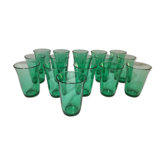 Set of 16 green glass