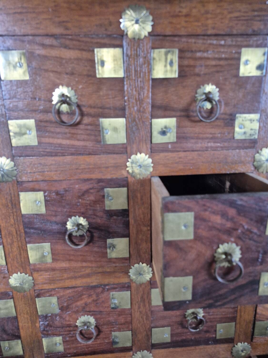 Trade furniture, Indian apothecary