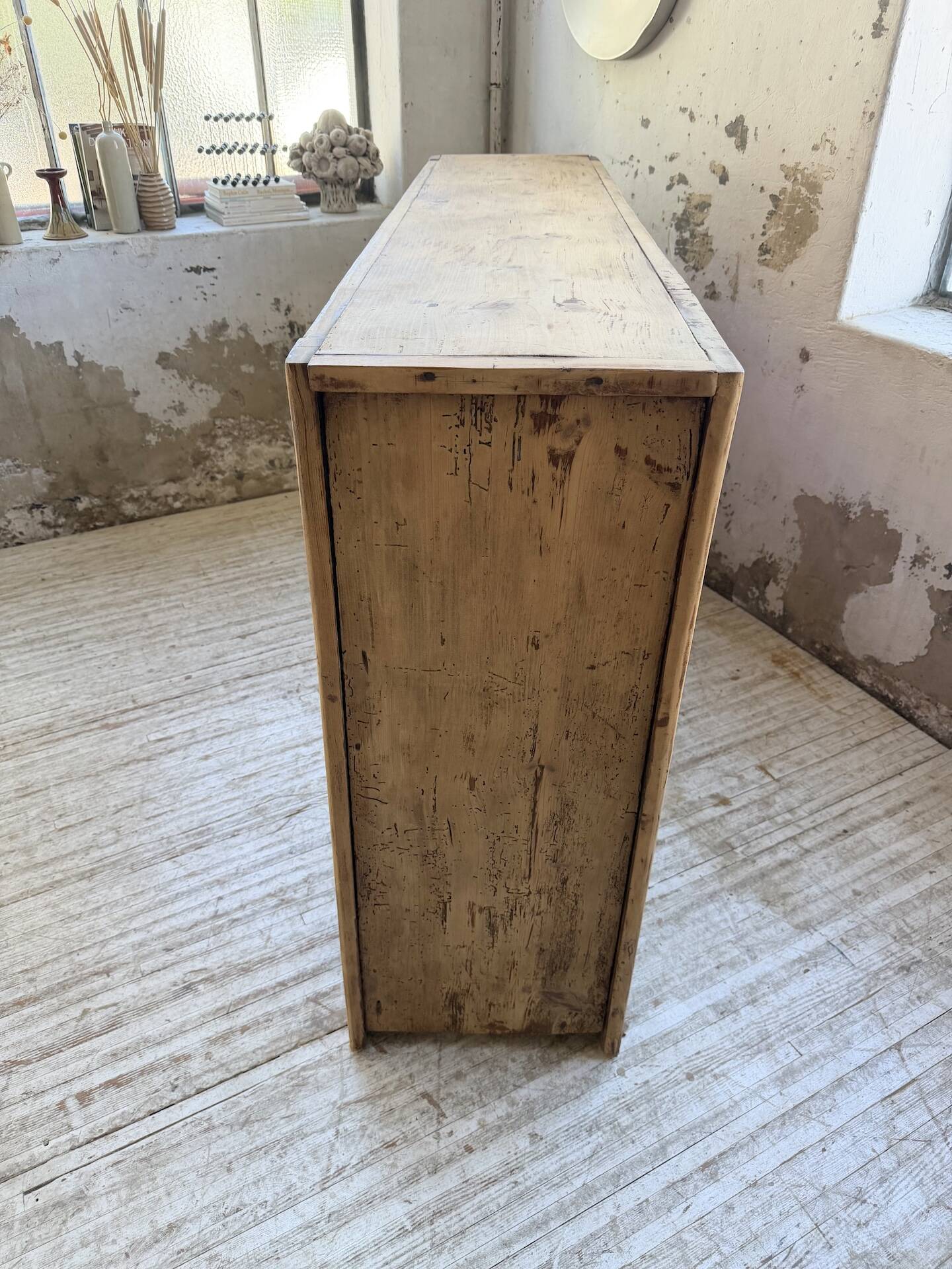 Enfilade with sliding doors from the 1950s