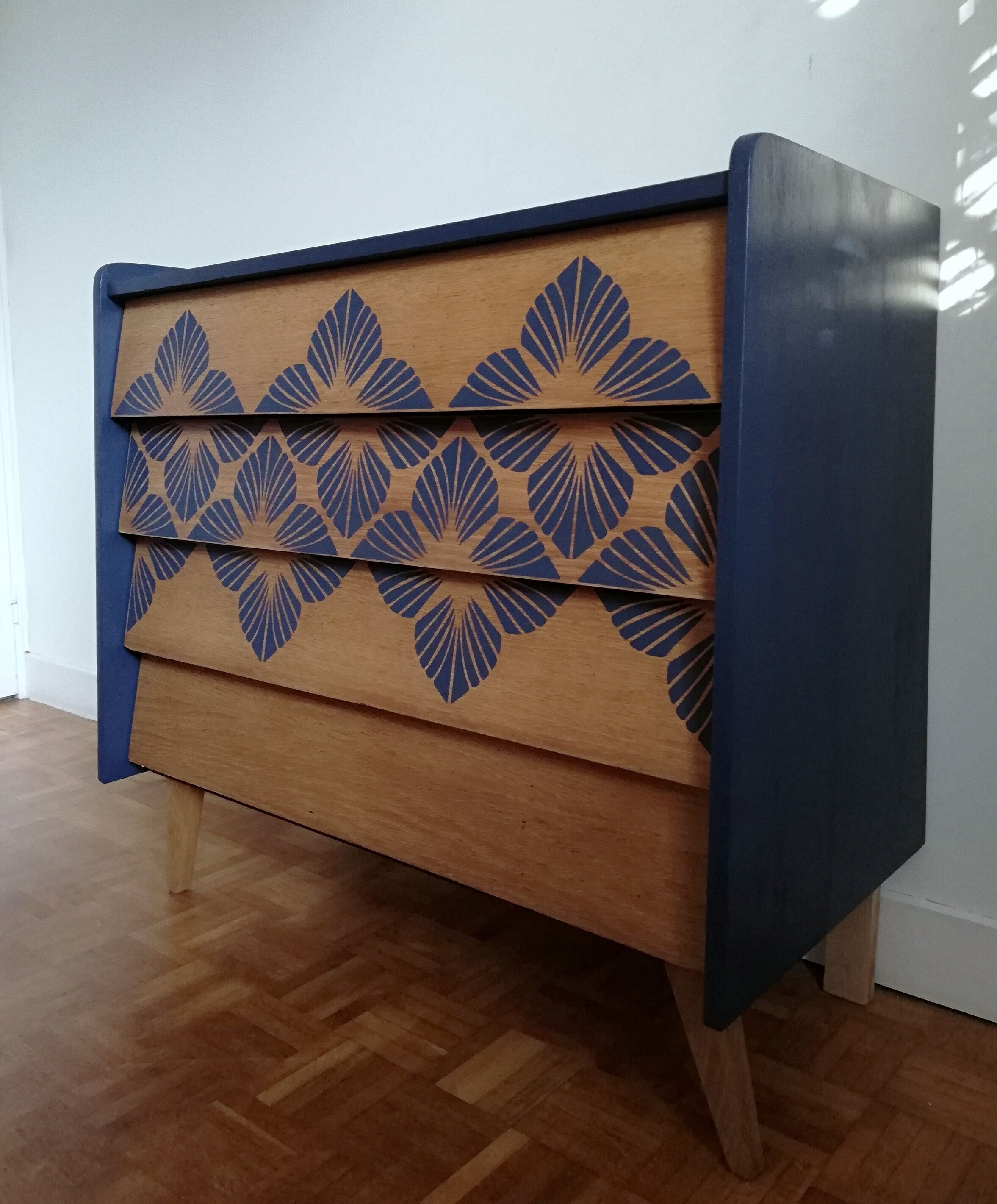 1960 Chest of drawers revisited in midnight blue
