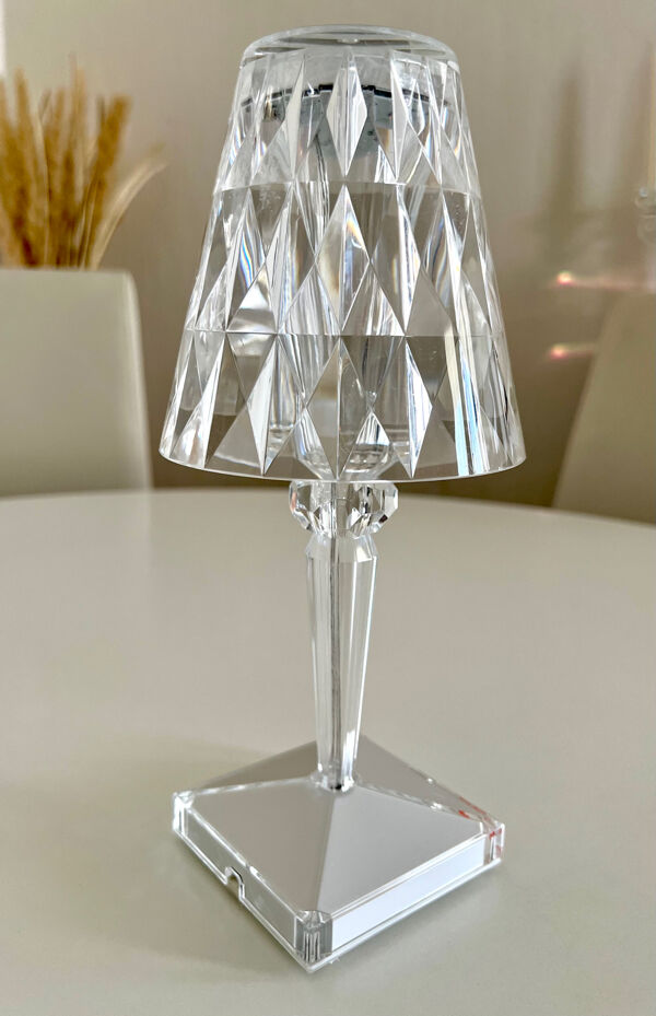 Lampe Kartell Battery originale transparente – design Ferruccio Lavian
