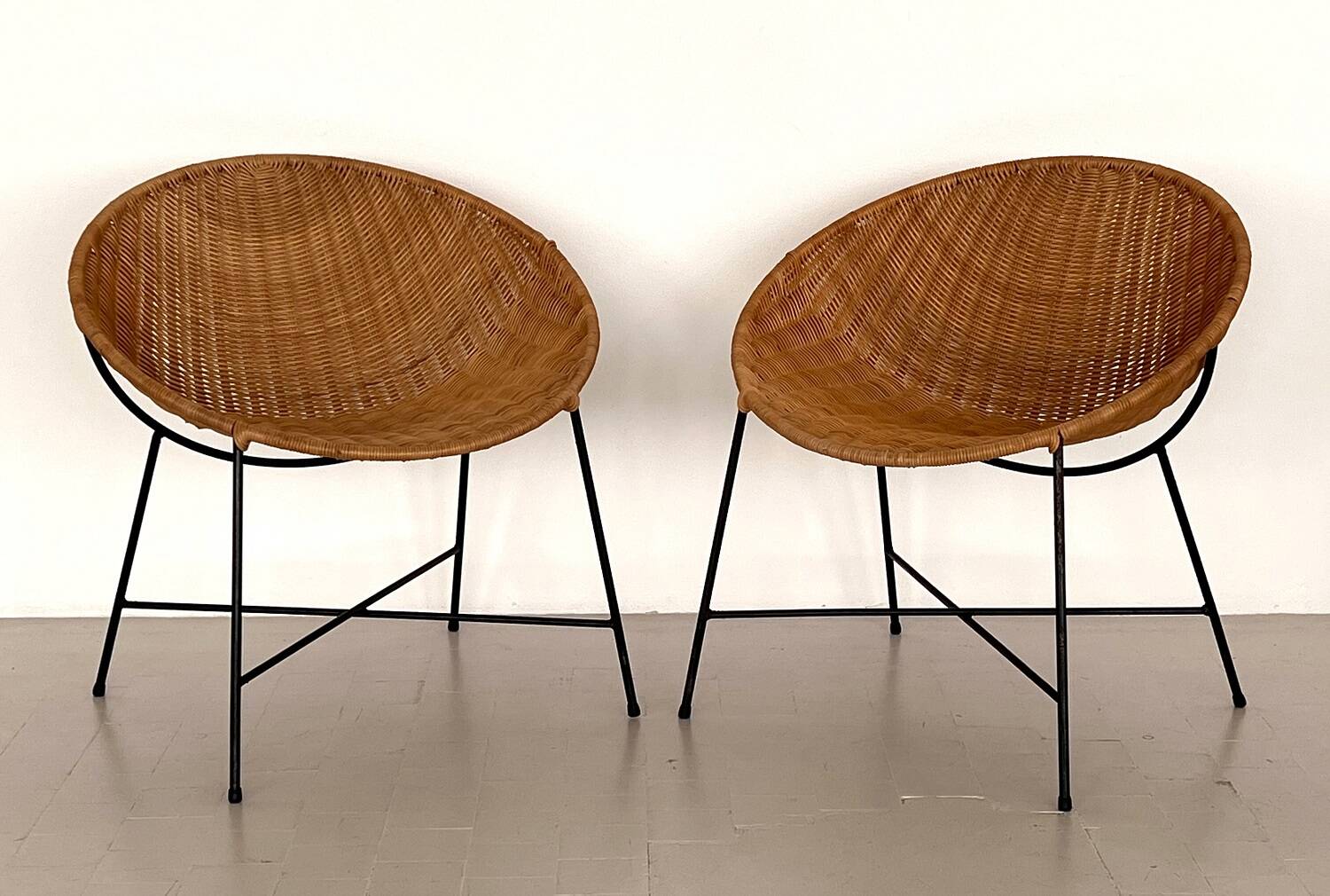Pair of Rattan Lounge Chairs, Italy, 1970s