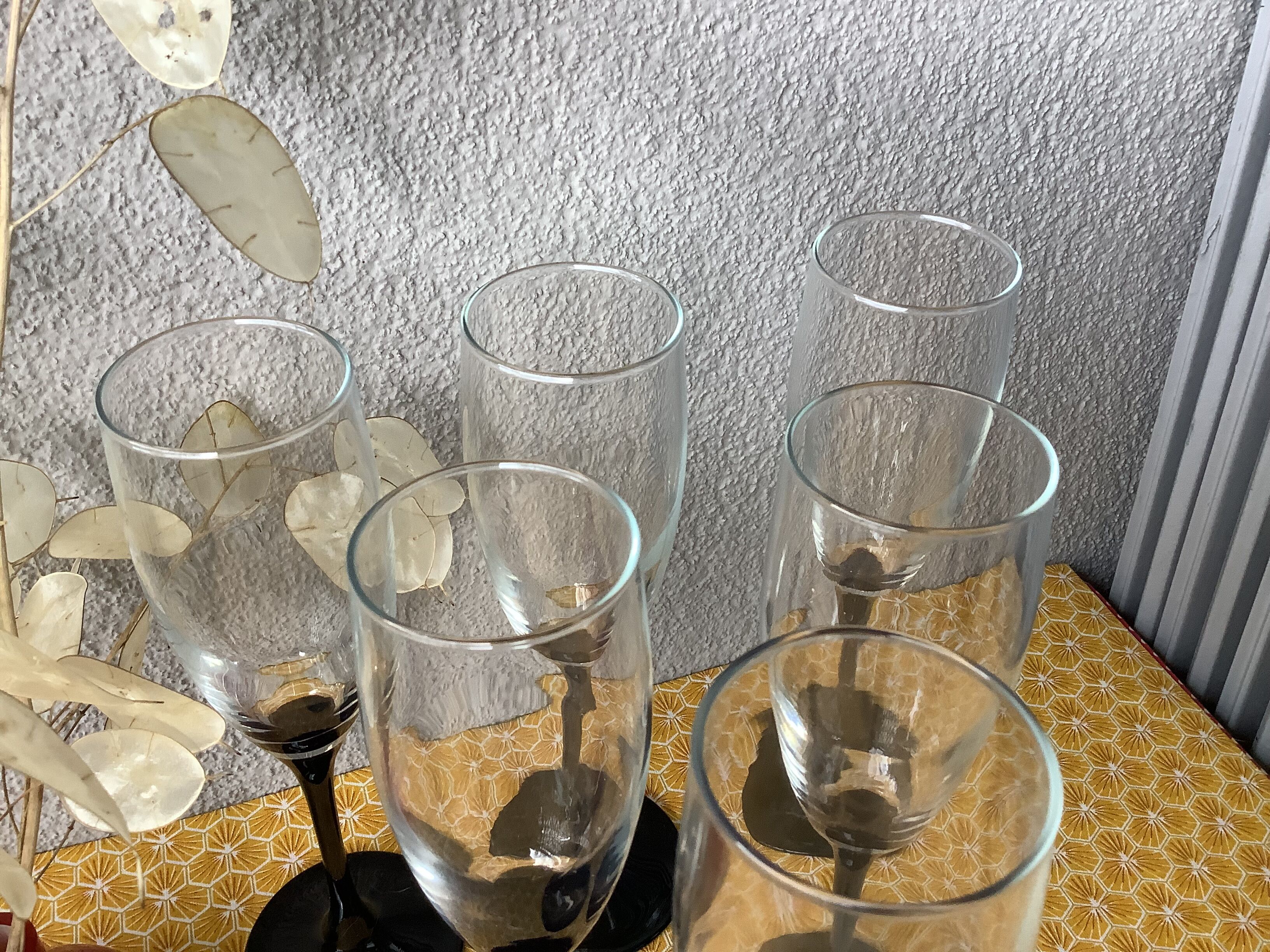 6 champagne flutes Luminarc pied noir