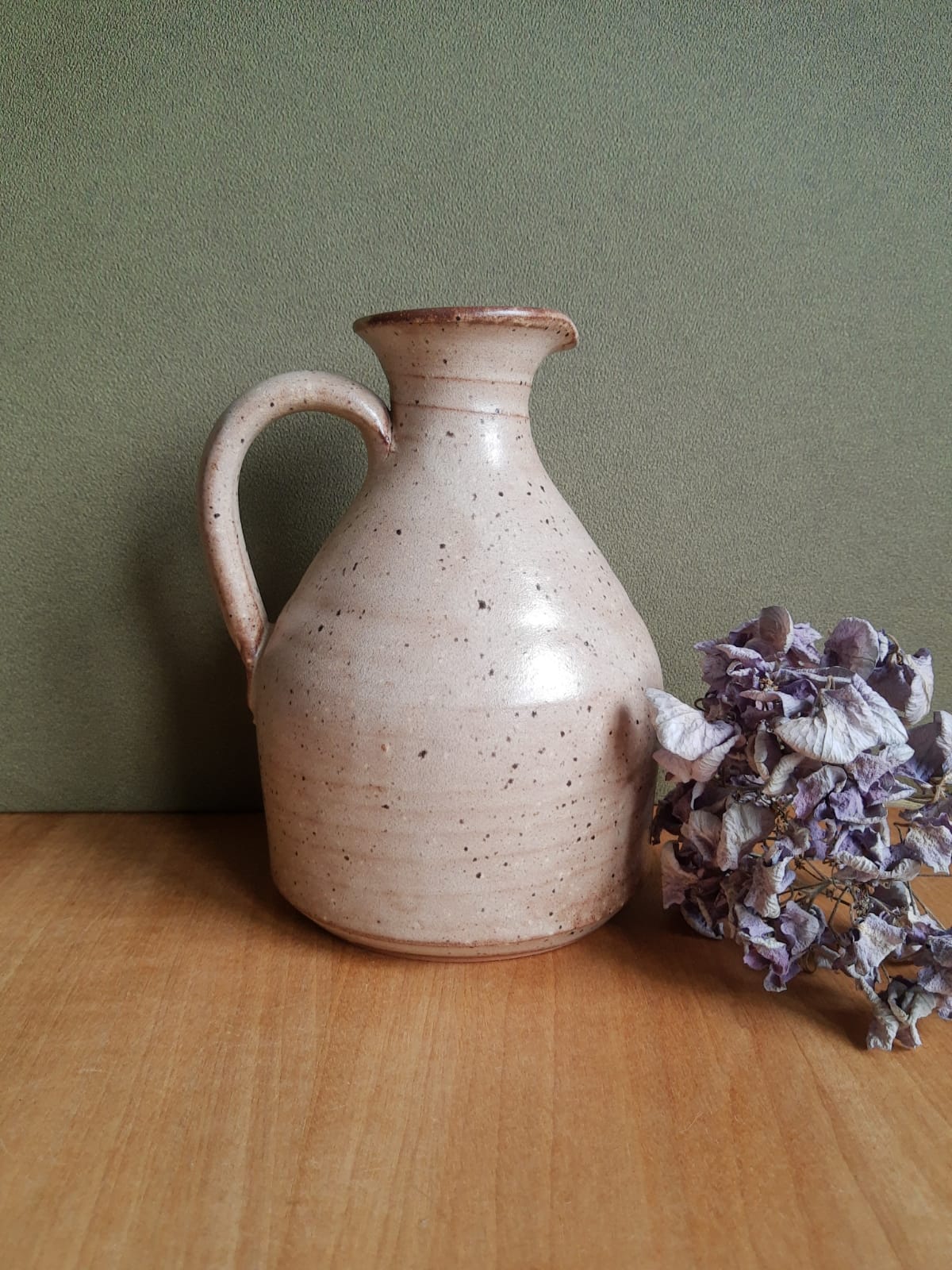Vallauris pitcher in vintage sandstone
