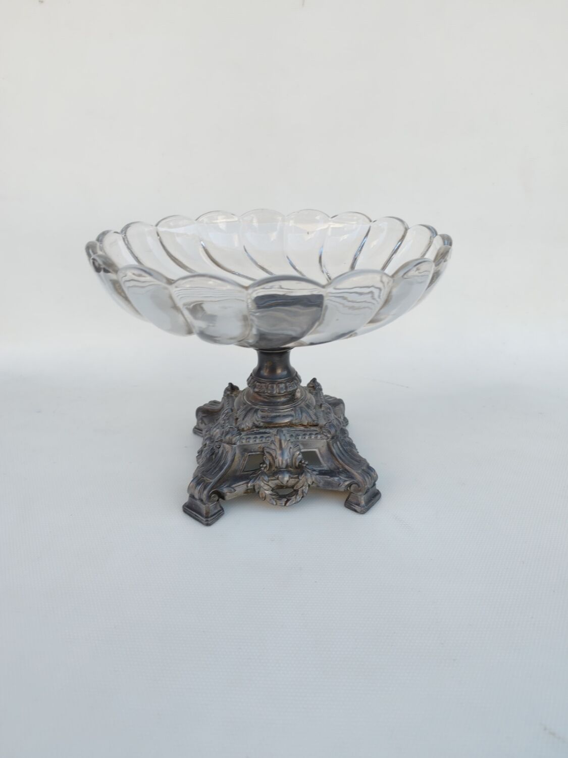 Crystal and regulateur cup, late 19th century.