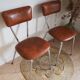 Chaise en simili cuir marron