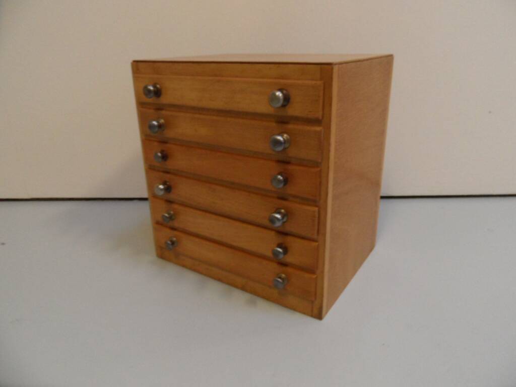 Classeur vintage à tiroirs