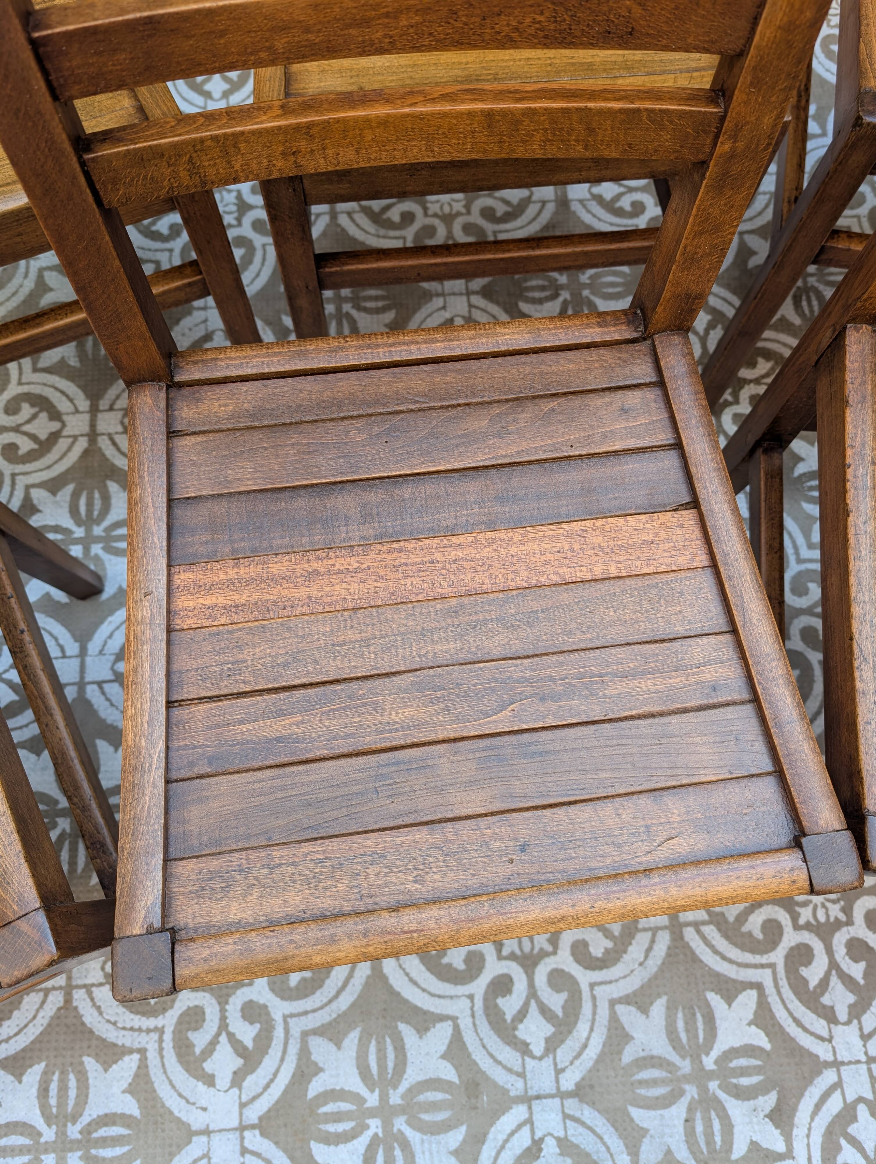 Set of reconstruction chairs