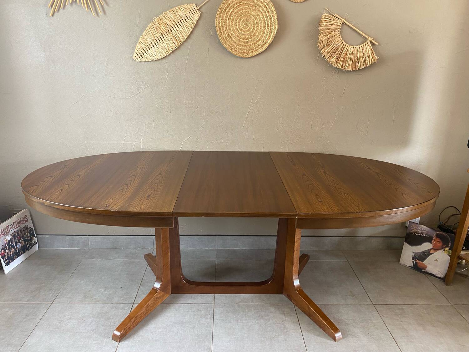 Vintage oval Baumann table