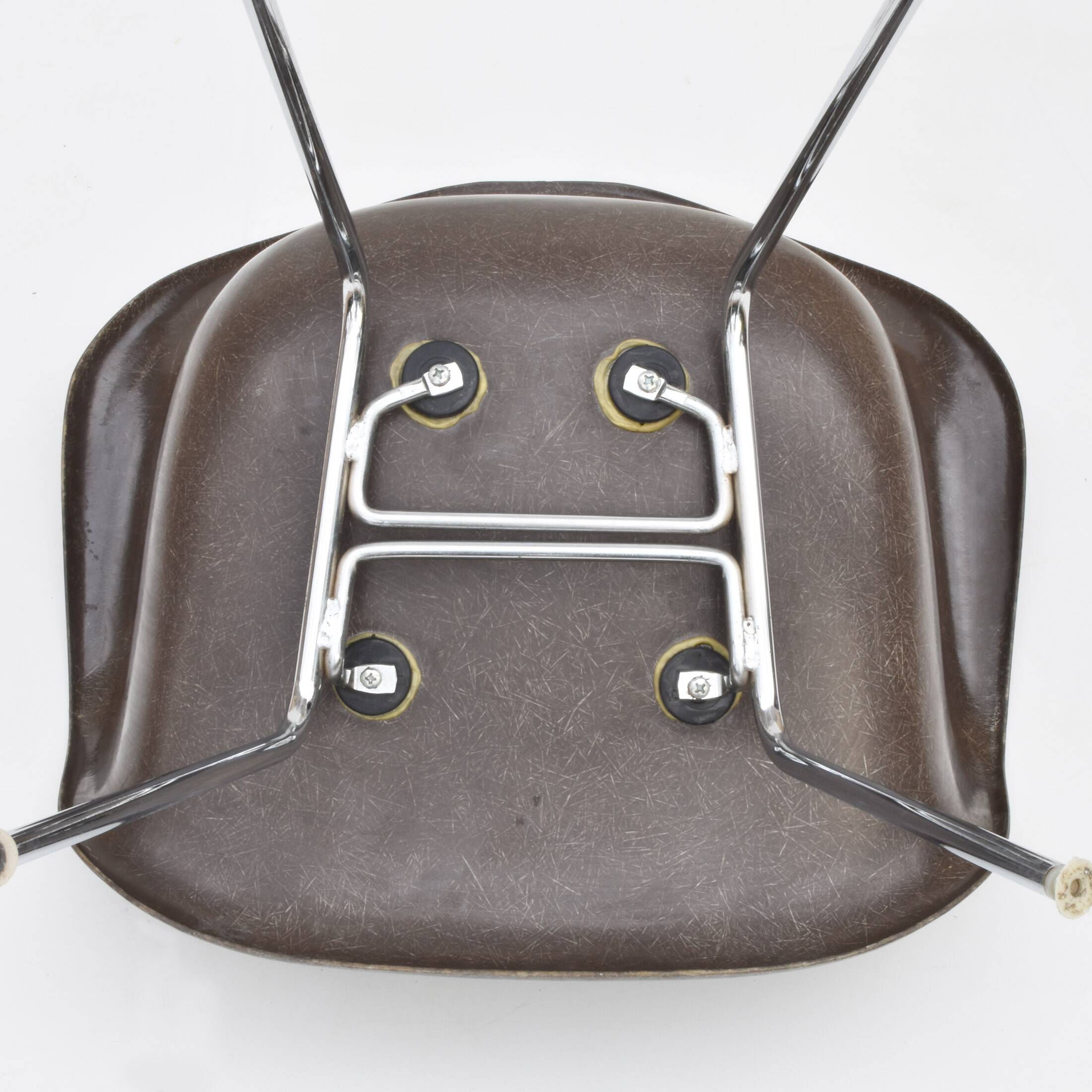 Fauteuil Eames DAX fibre de verre édition Vitra des années 60/70