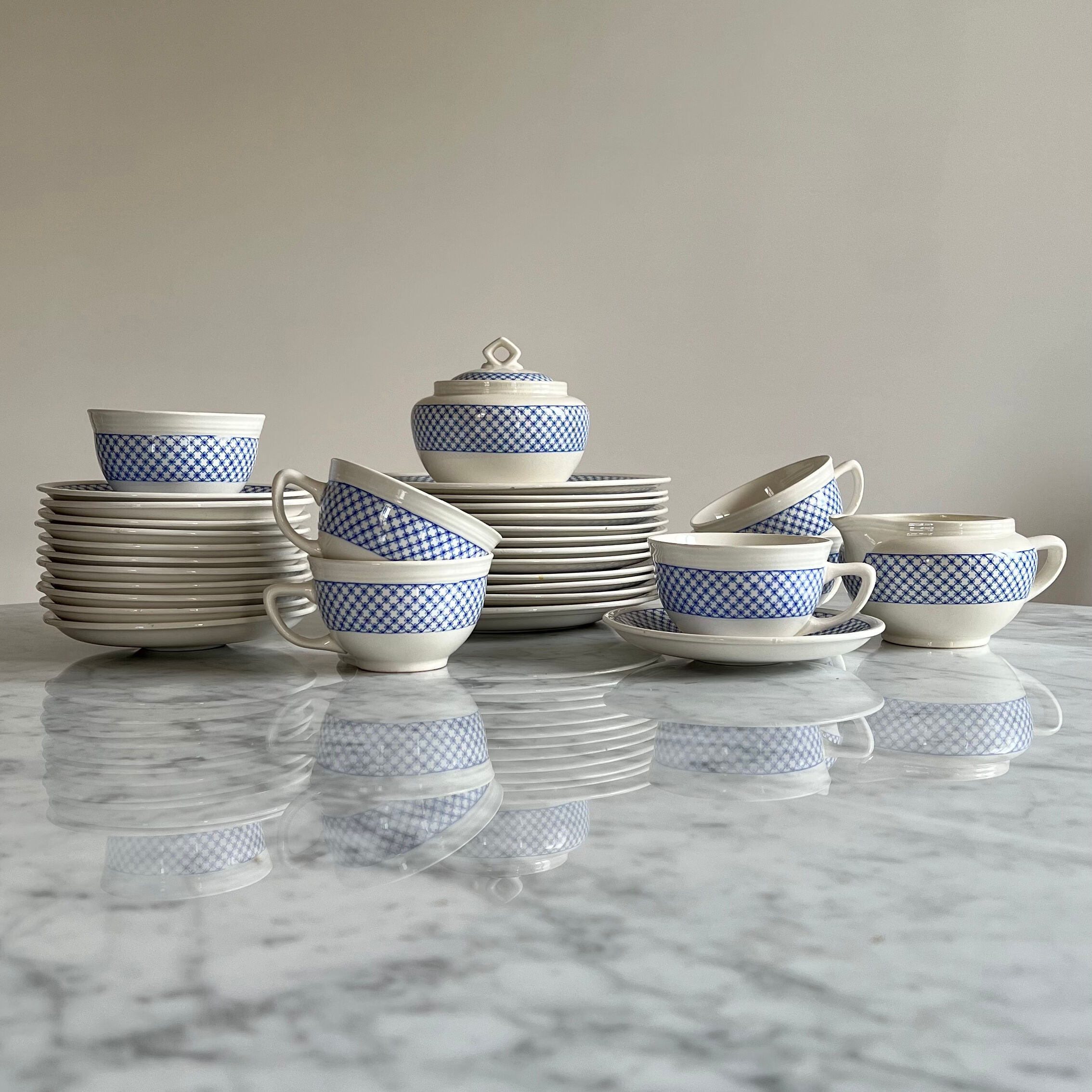 Lot of a boch frères tea set