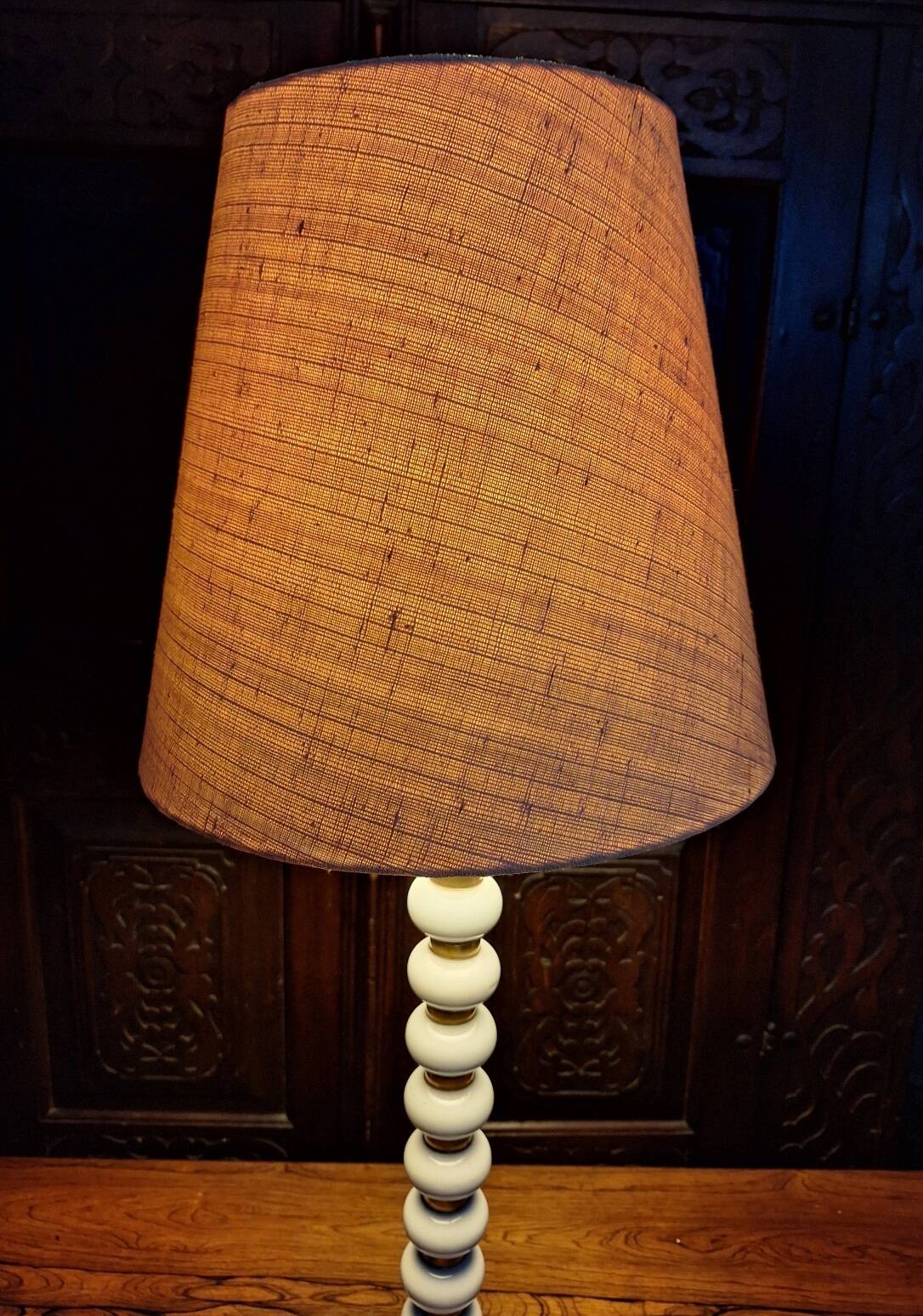 Lampe de table italienne des années 70 avec des sphères empilées.