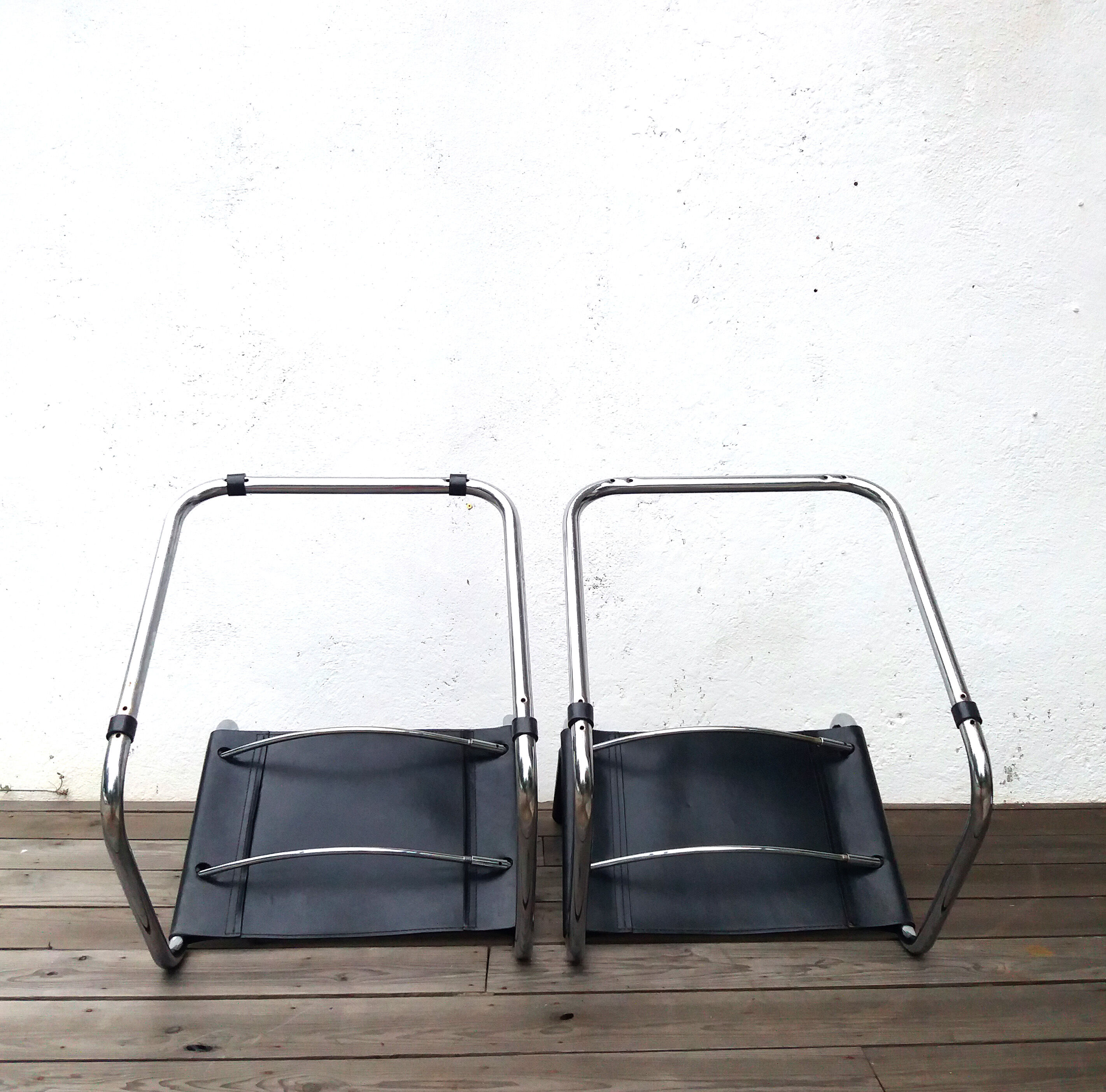 Paire de chaises par Fasem