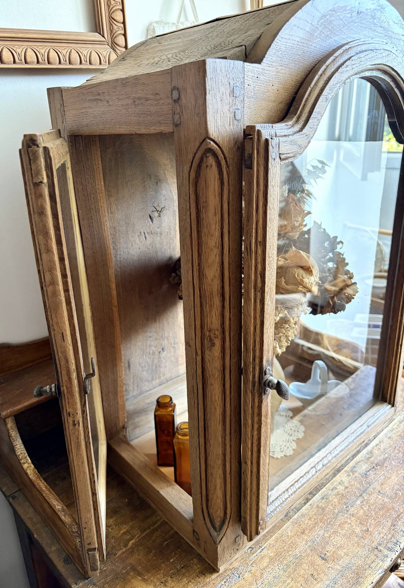 Wooden display cabinet