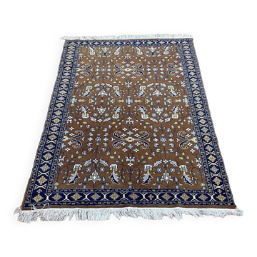 Tapis pakistanais en laine fait main - L=1m75 l=1m27..