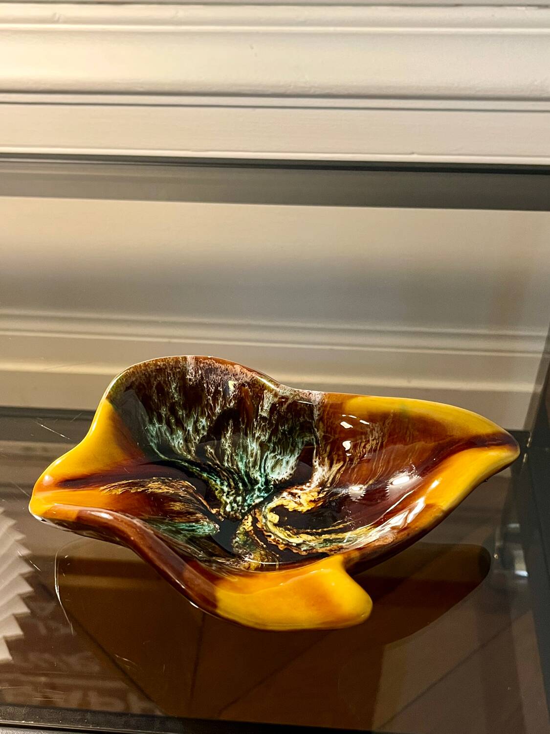 Vine leaf pocket emptier, characteristic of Vallauris