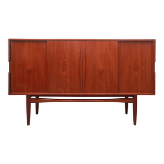 1960s sidebaord / highboard in teak with sliding doors