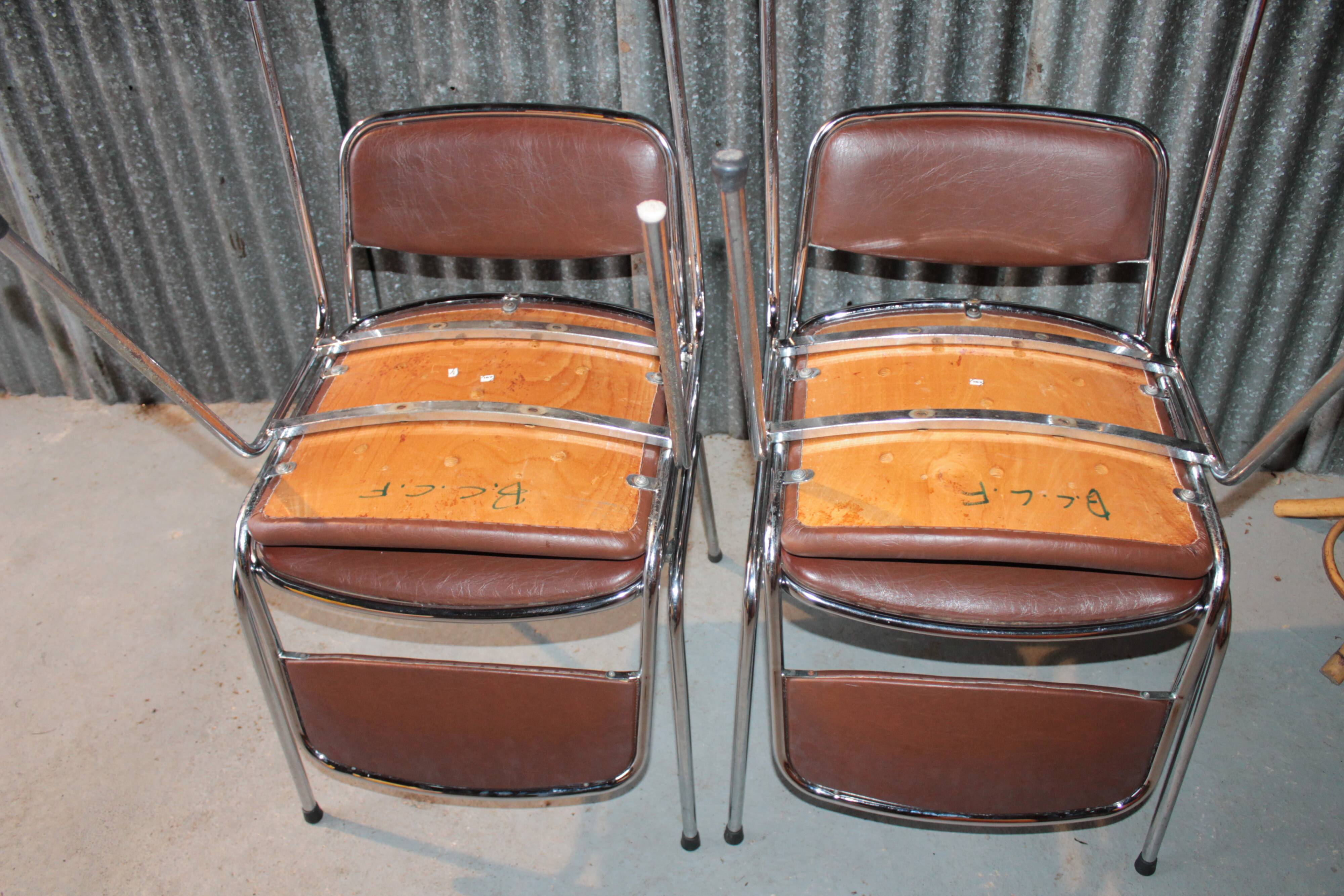 Lot of 4 vintage brown chairs