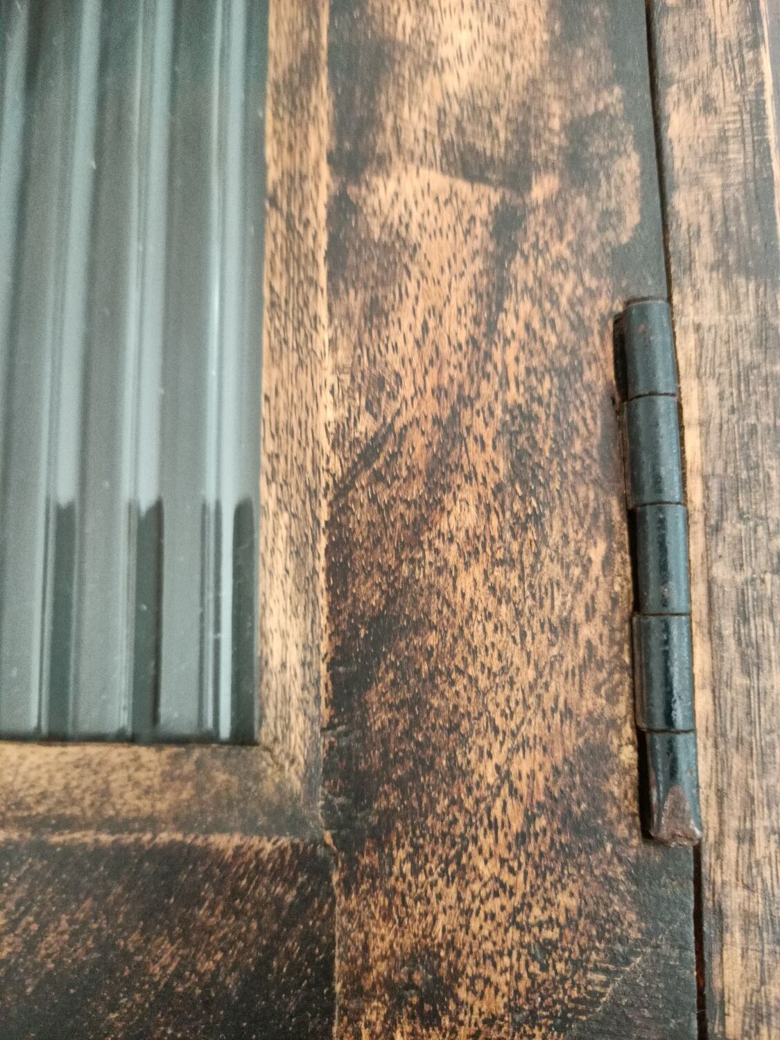 Patinated wall cabinet 2 doors