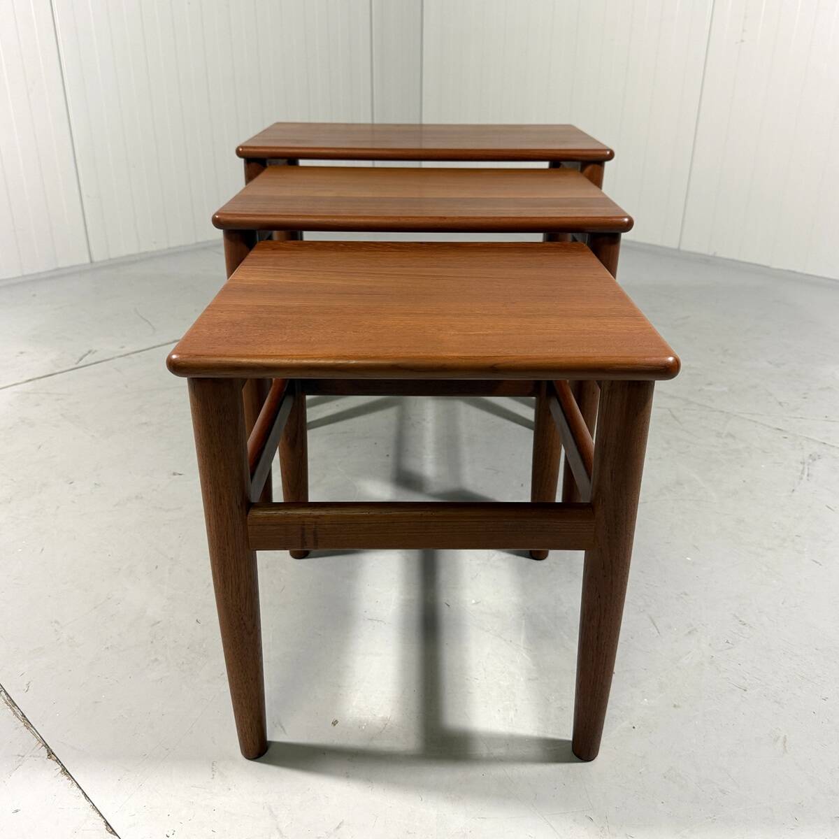 Tables gigognes en teck Danemark années 1960