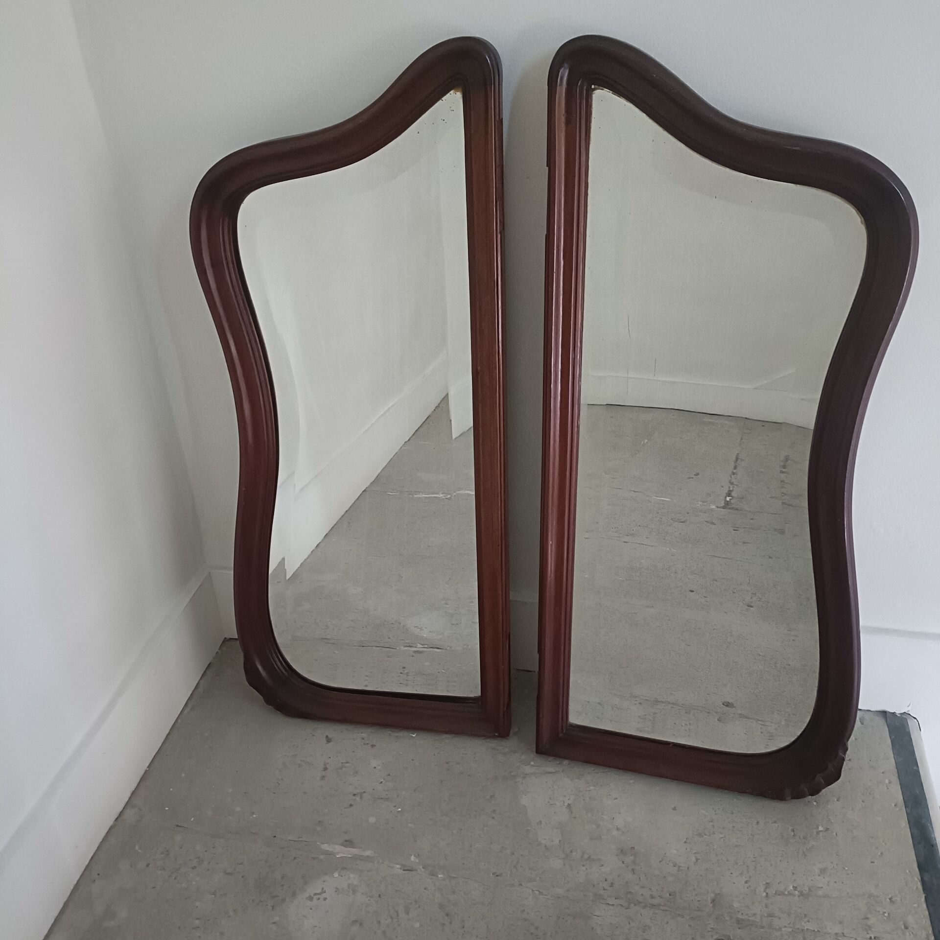 Bevelled mirror diptyque