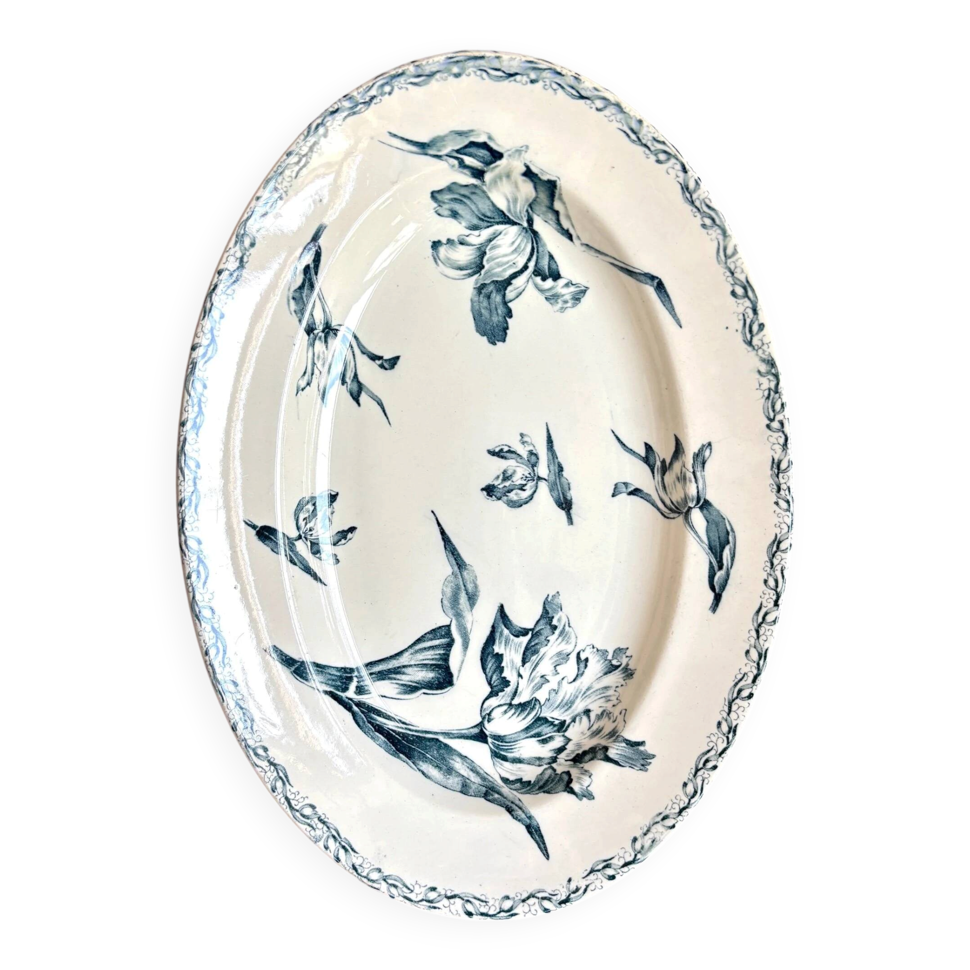 Large oval dish Lunéville in blue ironstone, "Tulip" service.