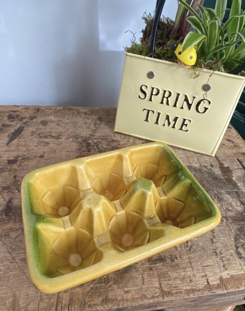 Ceramic egg dish