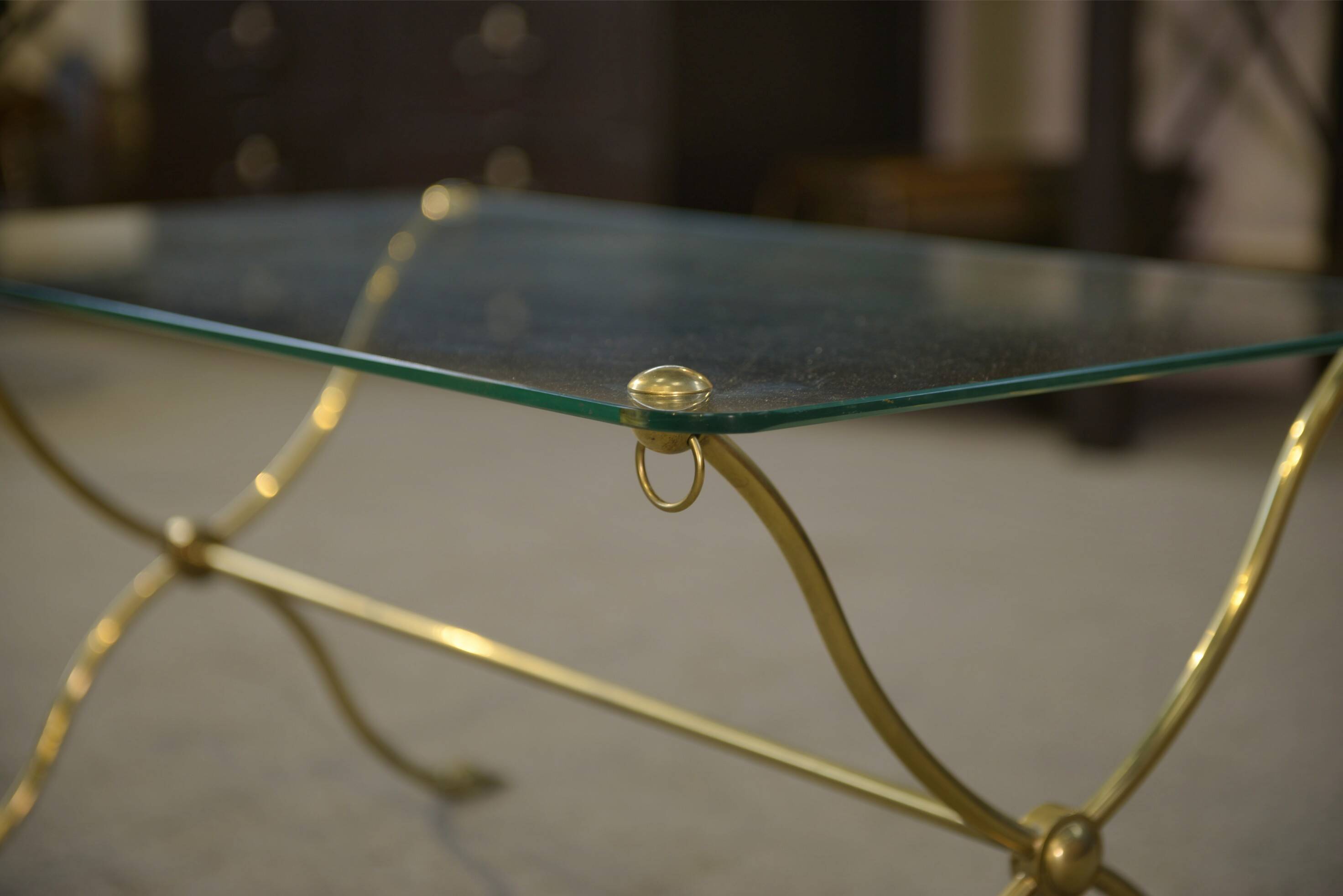 Table basse néo-classique attribuée à la Maison Jansen piétement col de cygne 1940’s