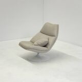 Artifort F511 armchair in cream