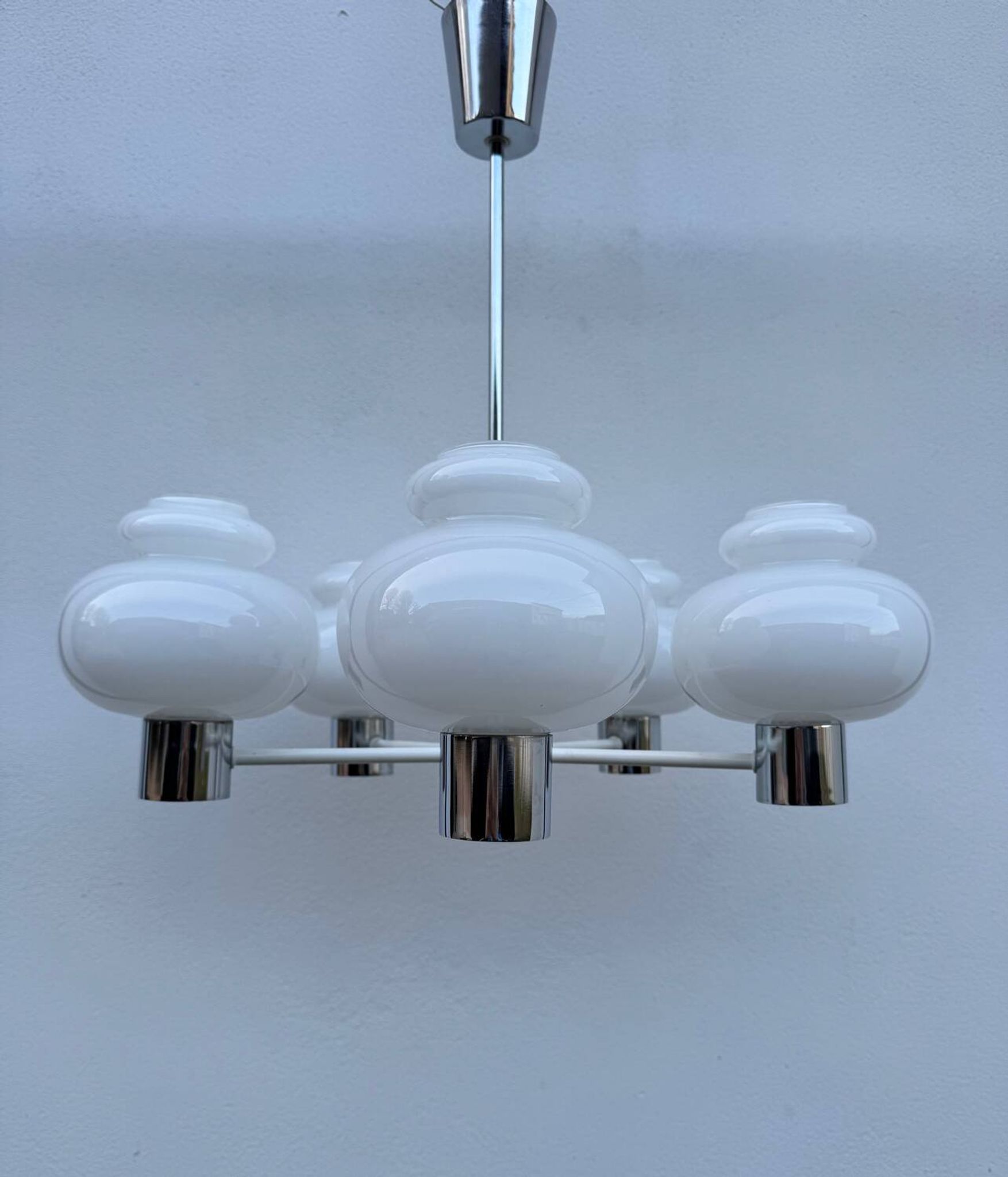 Lustre Space Age opaline chrome années 70