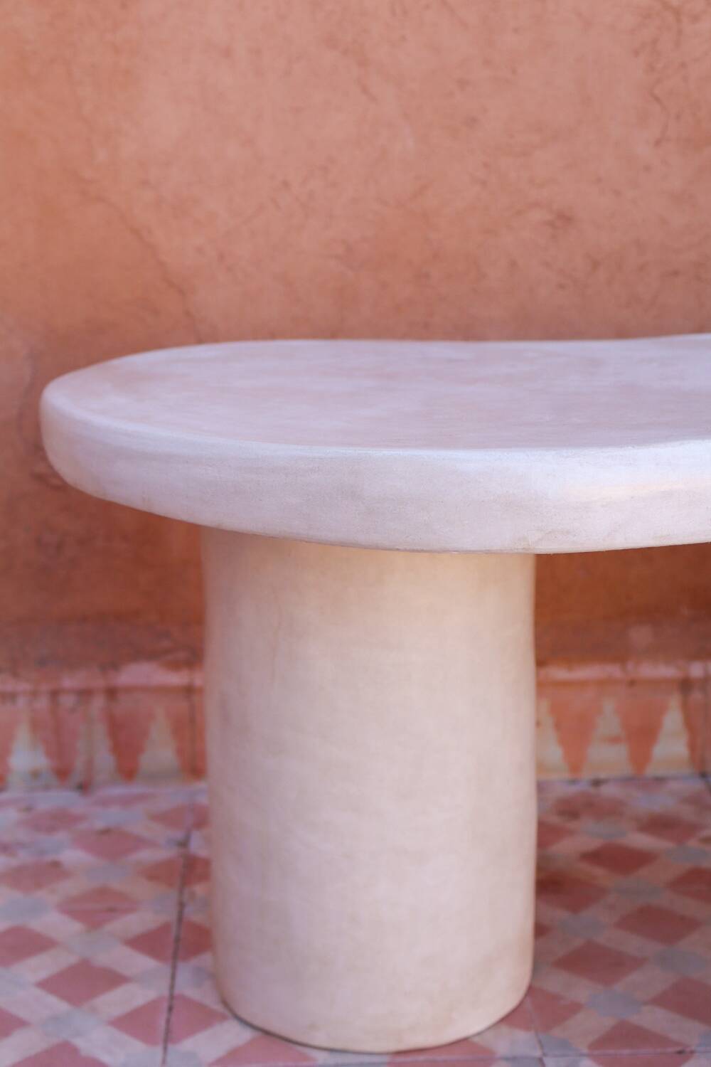 Table basse forme organique en Tadelakt