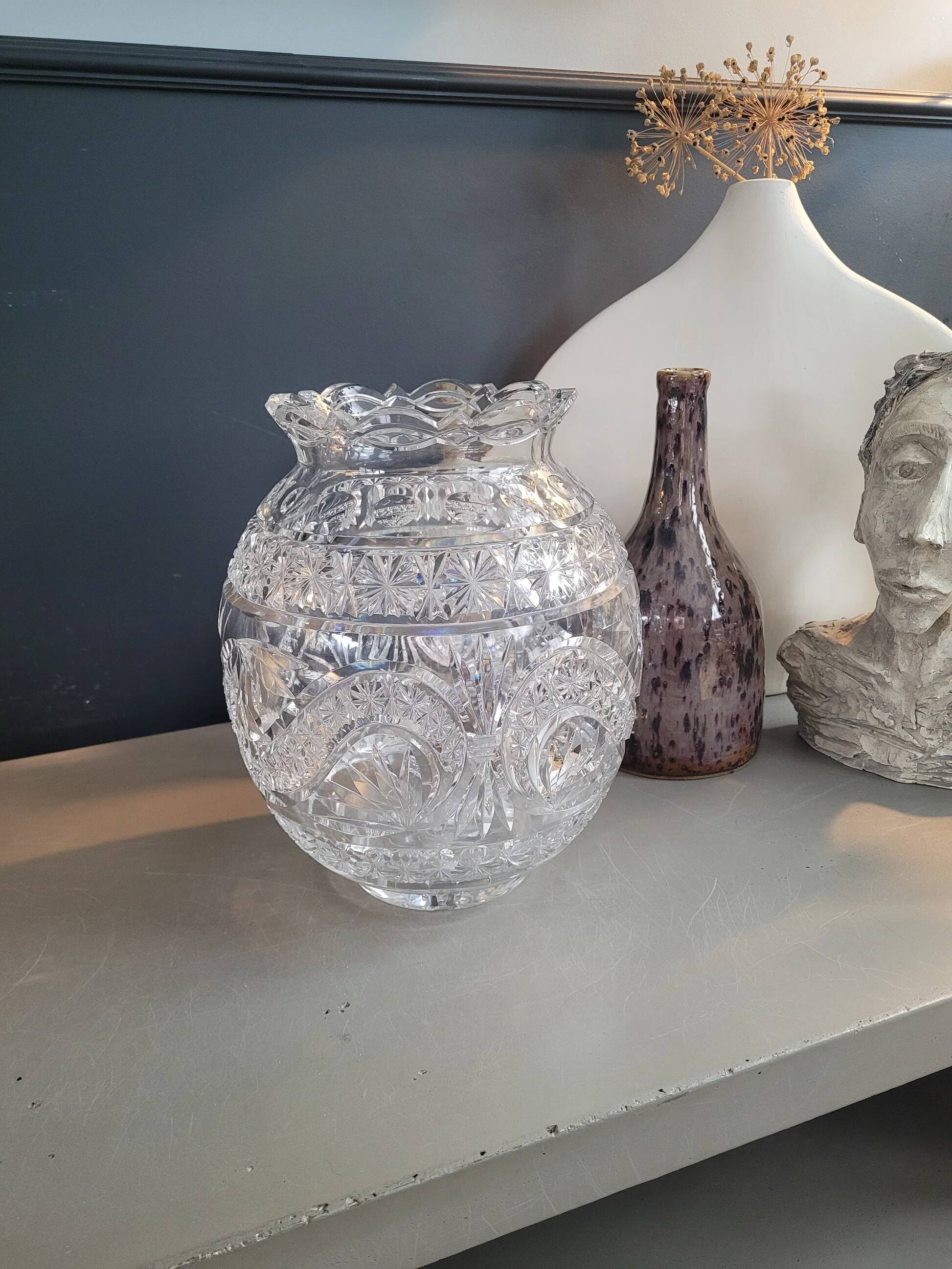 Large round vase in cut crystal