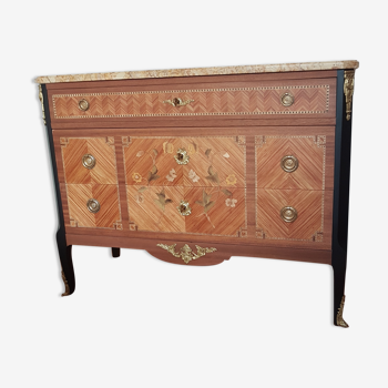 Commode de style Louis XVI