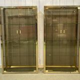 Paire de vitrines d'exposition en chrome doré et verre fumé - années 80