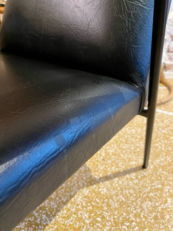 Paire de fauteuils « Robert » par Pierre Guariche pour Meurop 1962