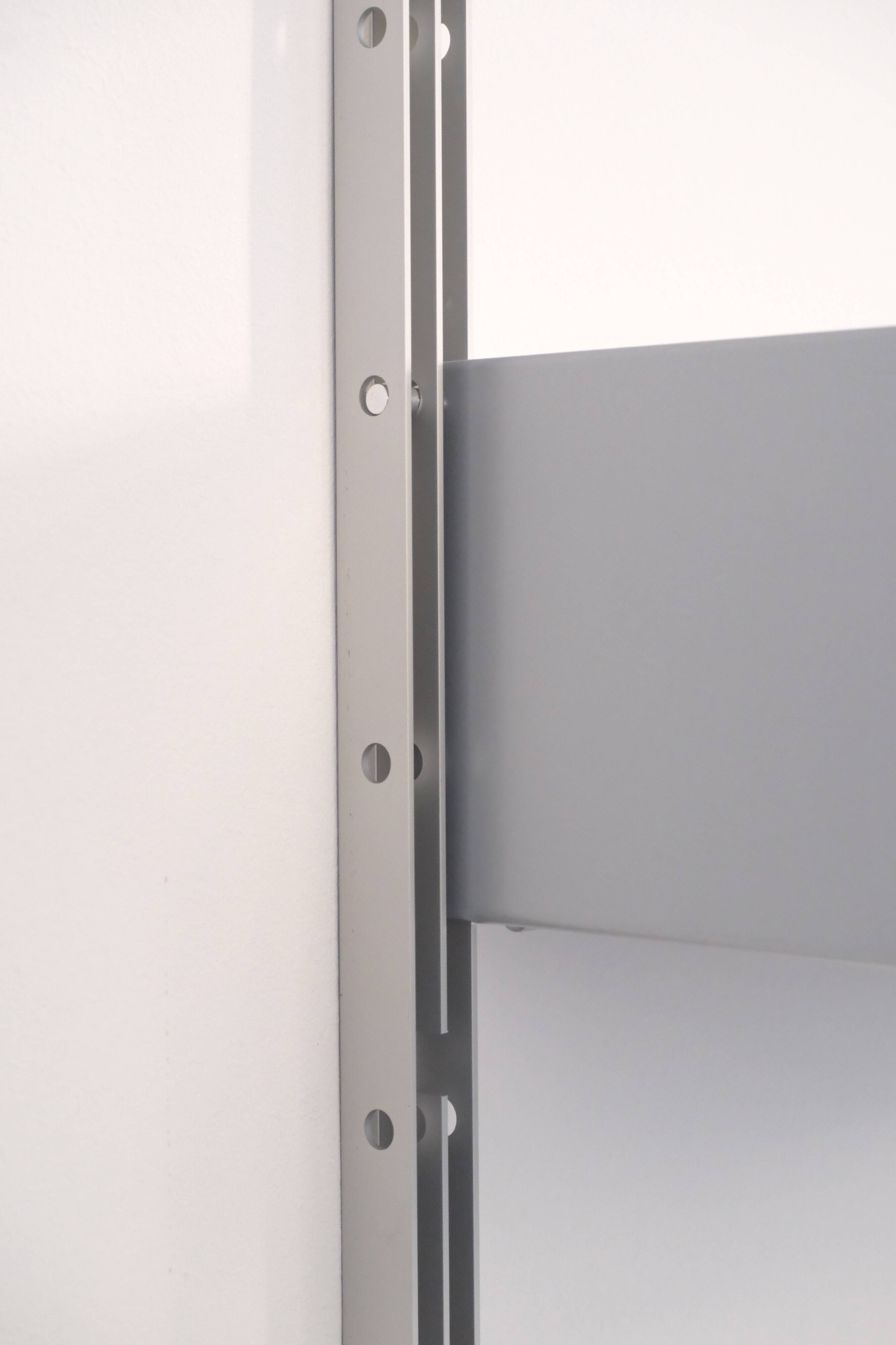 Système de rayonnage “606” par Dieter Rams / Vitsœ