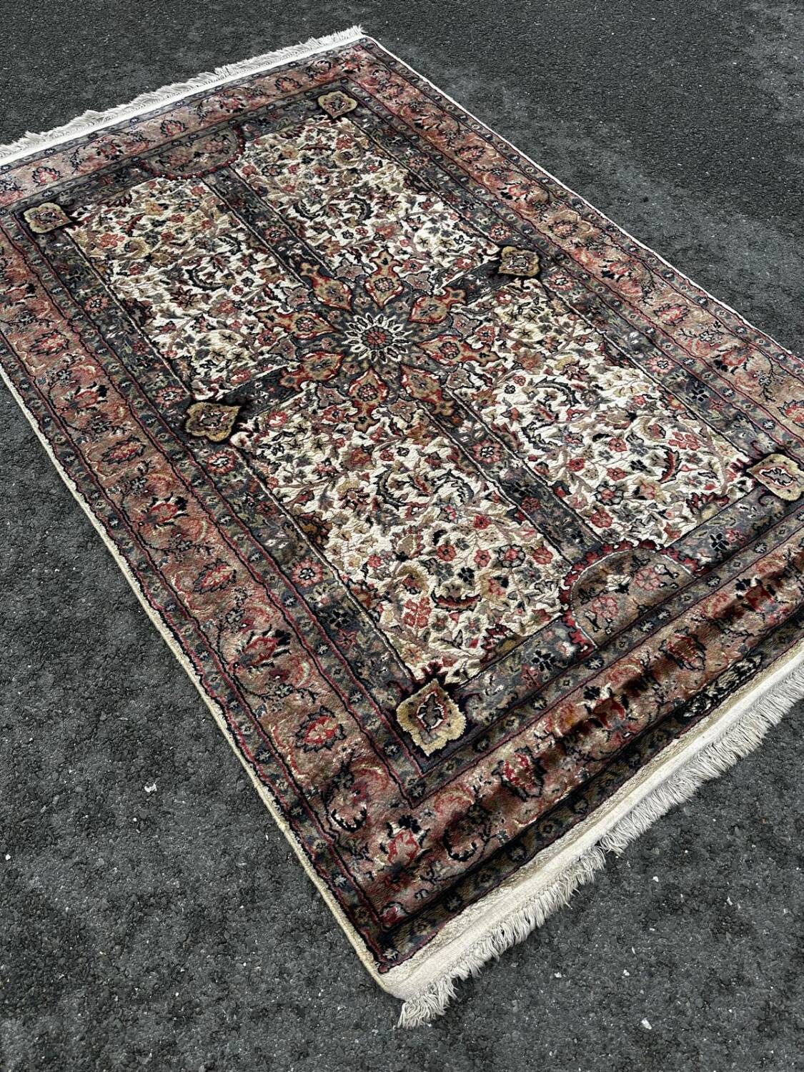 Tapis persan en laine et soie fait main