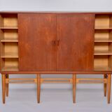 Armoire en teck danoise moderne du milieu du siècle