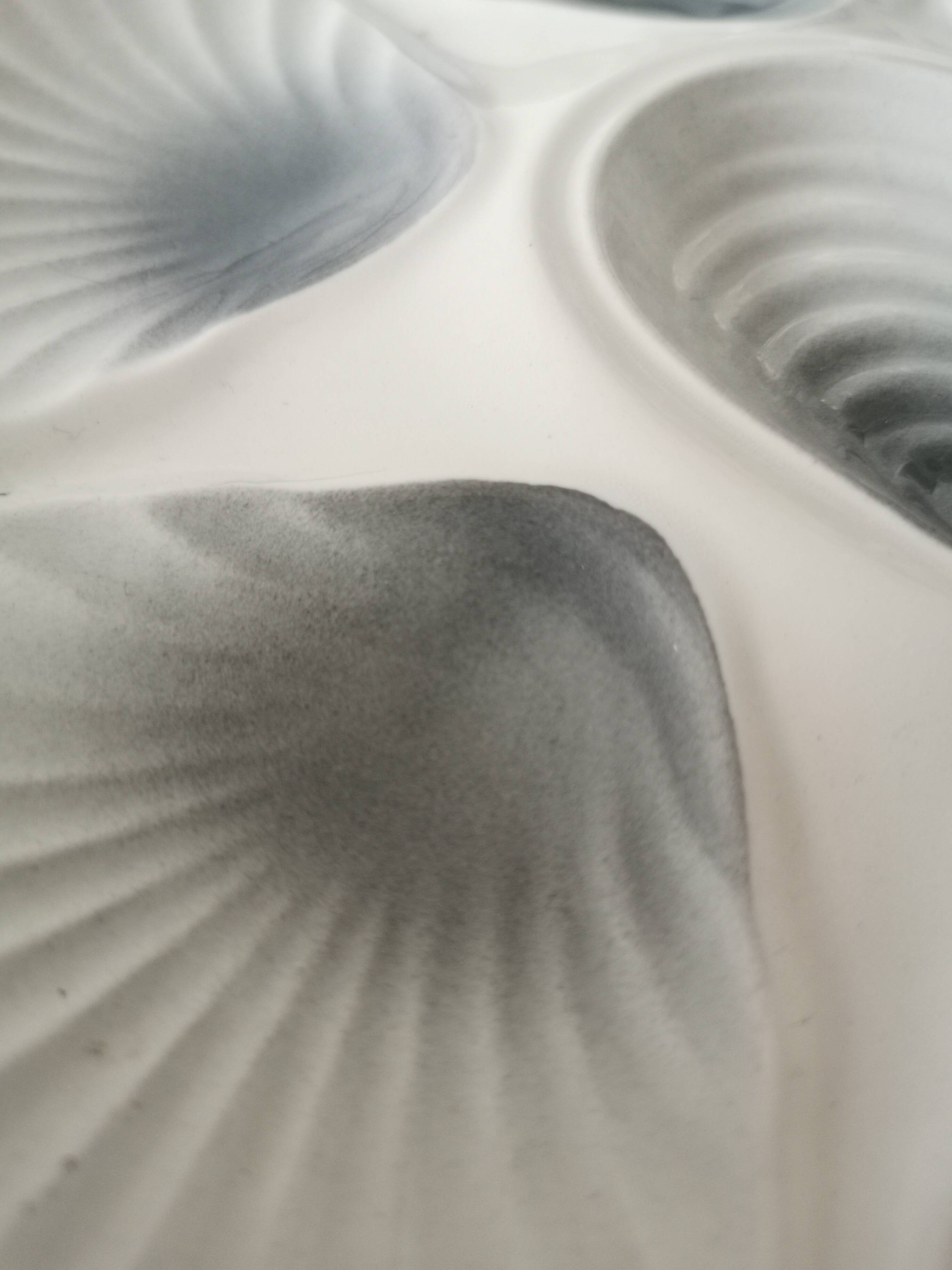 Plates, oyster dish, gray and white, Moulin des Loups ceramic