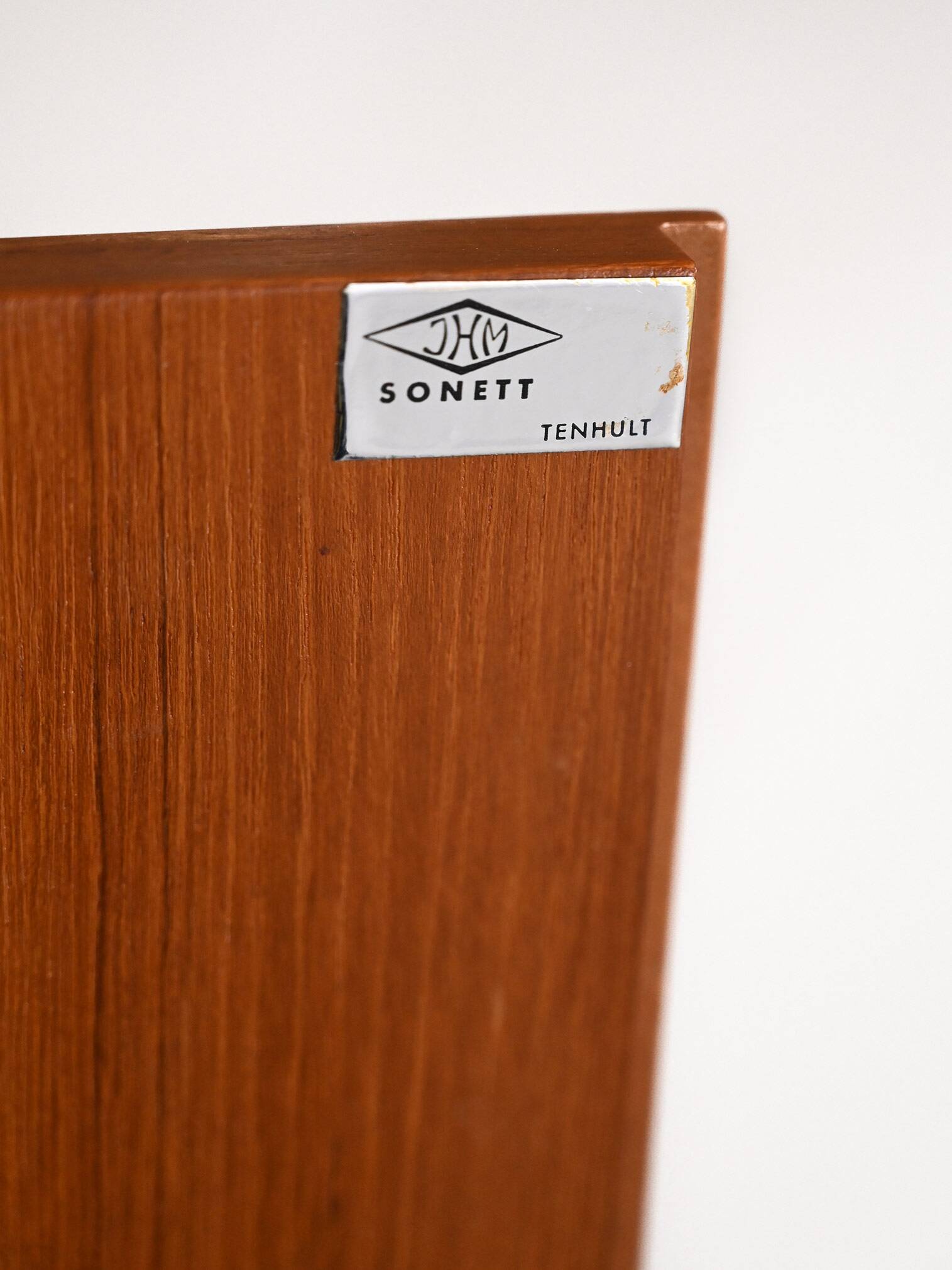 Vintage bookcase with pull-out shelf