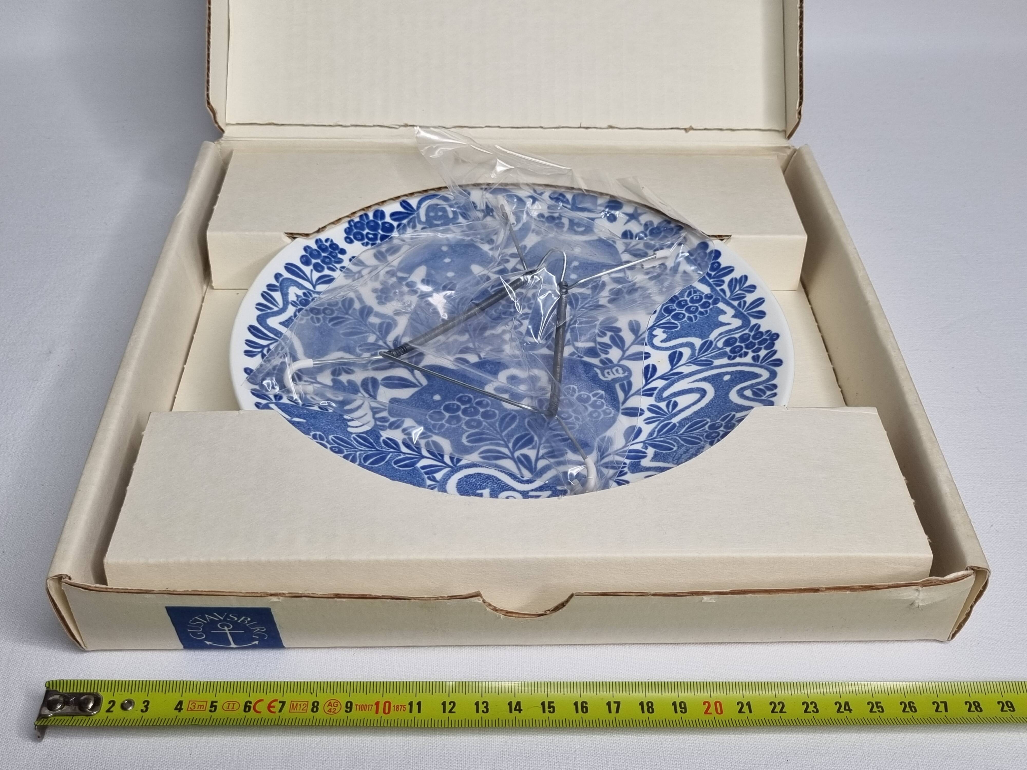 Gustavsberg Christmas plate "Jultallrik 7" 1977, design by Sven Jonson, limited edition, 20 cm