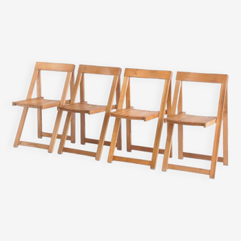 Set of 4 folding chairs