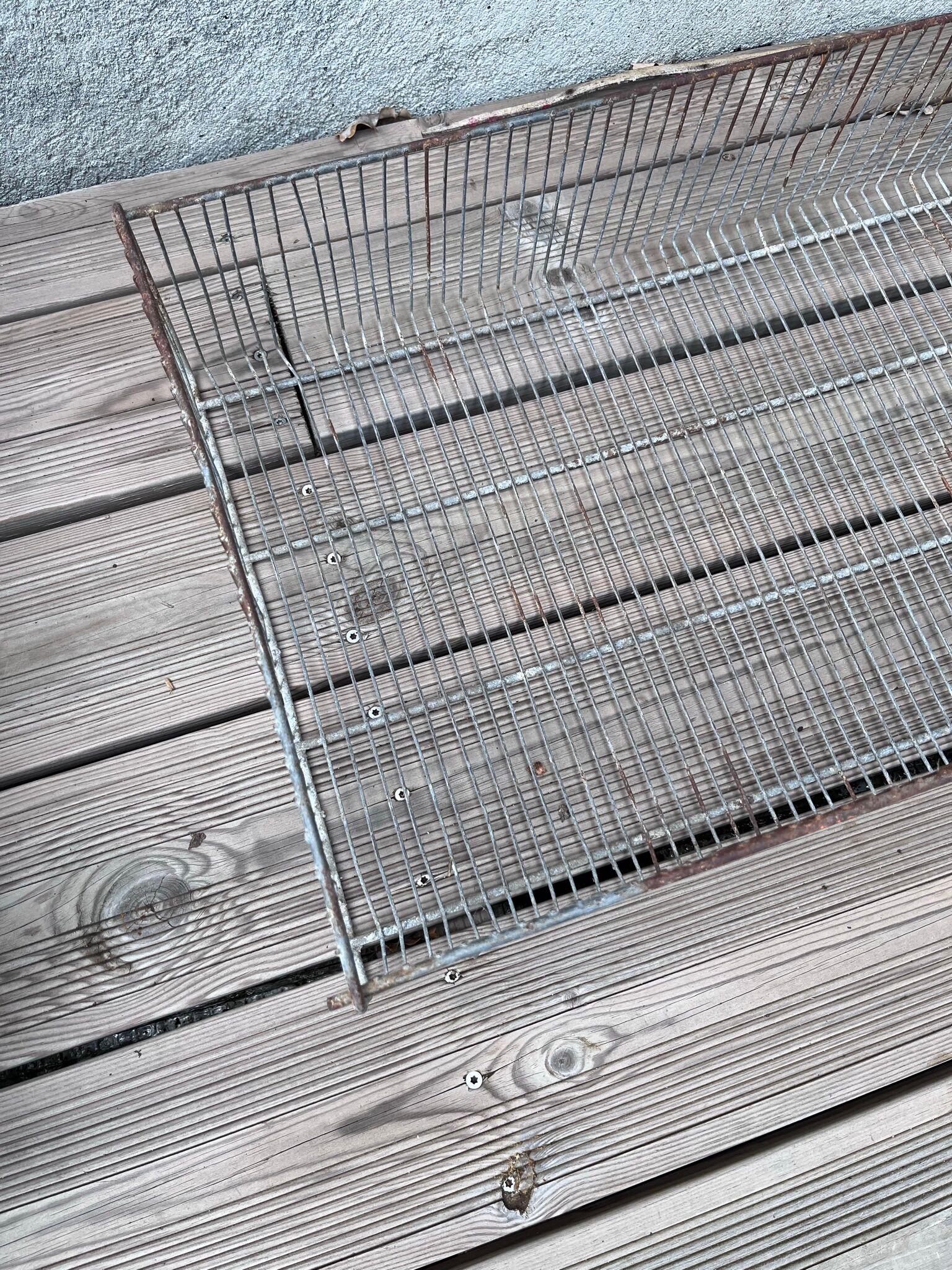 Basket of industrial wire