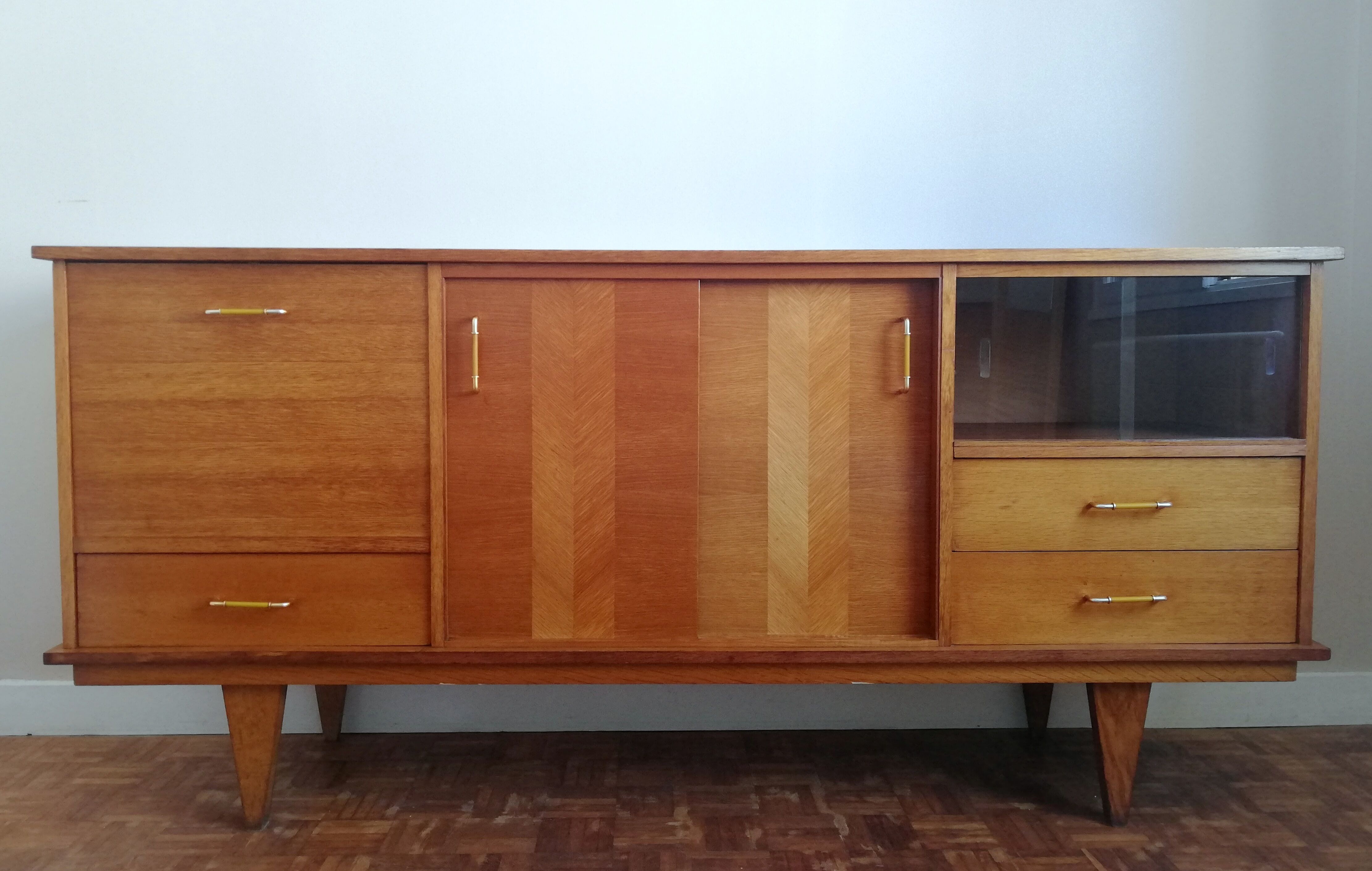 Light oak line-up 60s